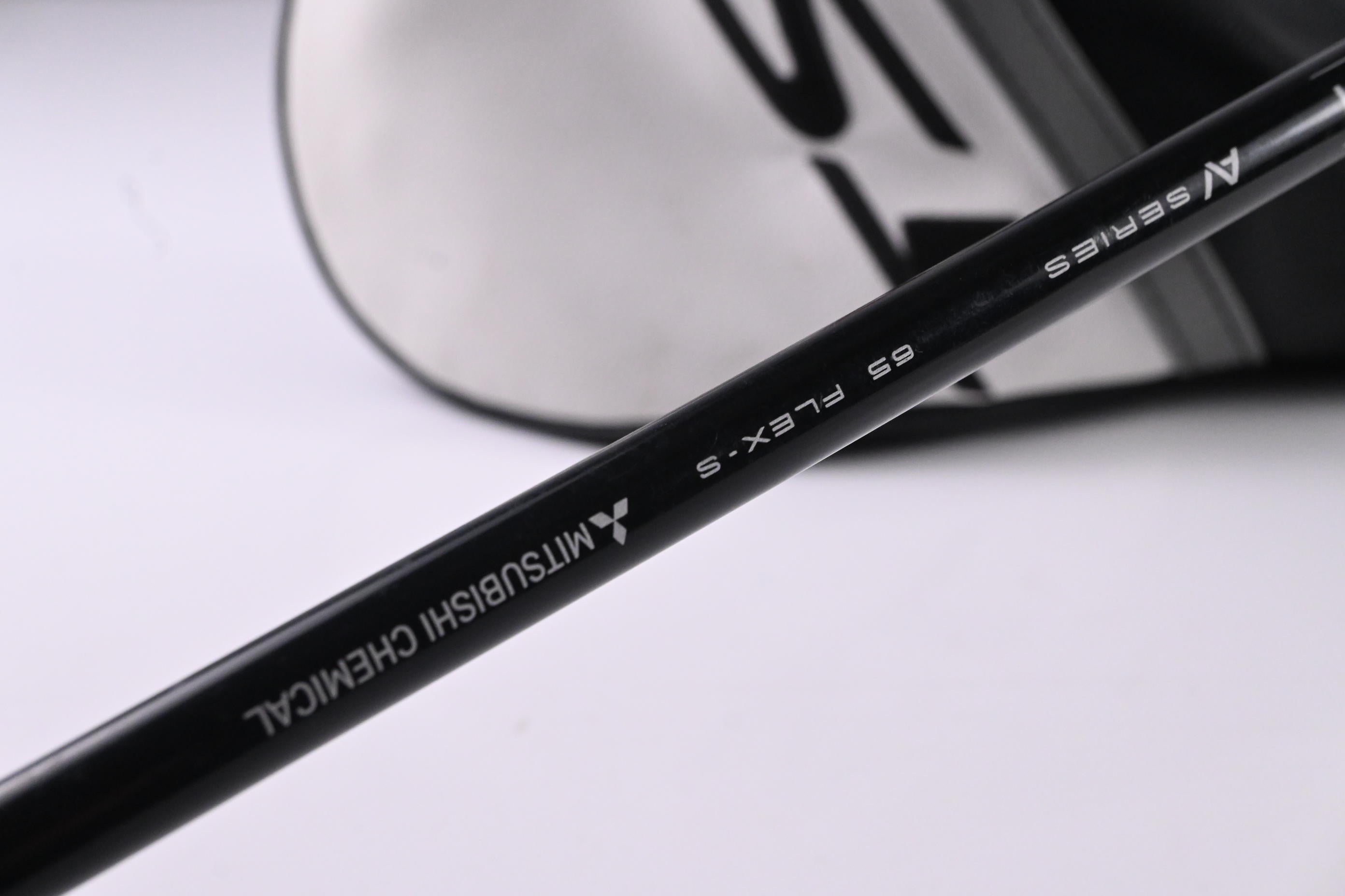 Titleist TSR2 Driver / 11 Degree / Stiff Flex Tensei AV Raw Blue 65 Shaft