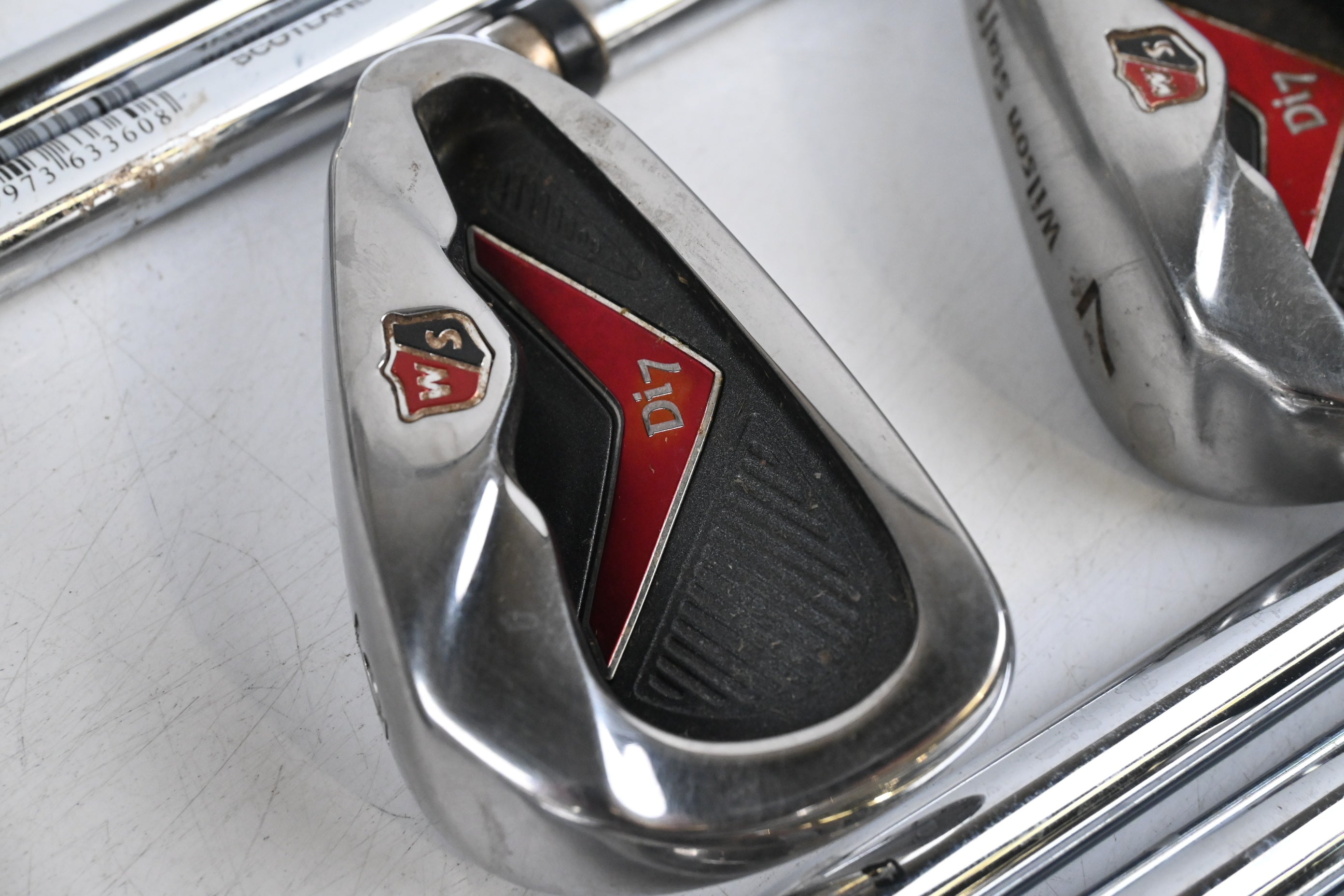 Wilson Di7 Irons / 4-PW+SW / Uniflex TX-105FS Shafts