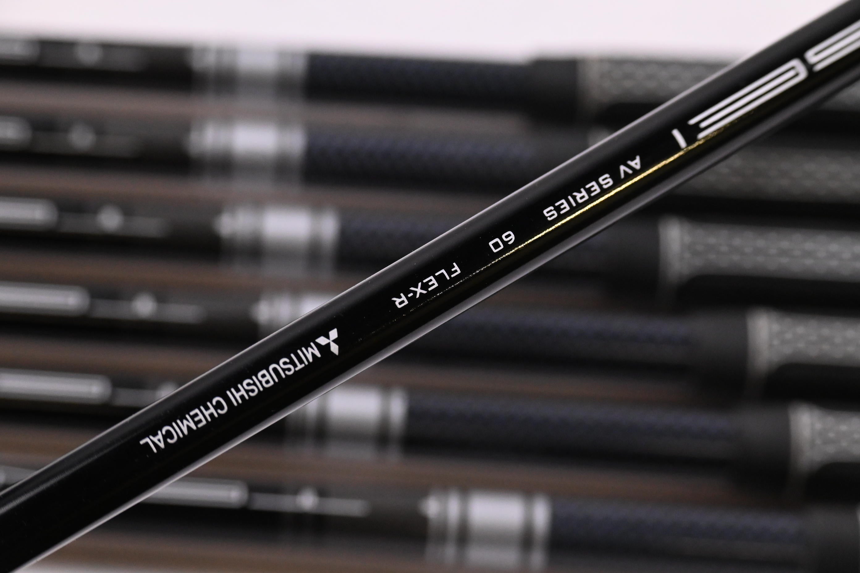 Wilson D9 Irons / 5-PW+SW / Regular Flex Tensei AV Silver 60 Shafts