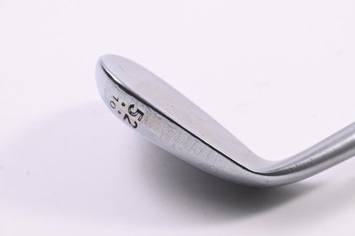 Cleveland 588 RTX Gap Wedge / 52 Degree / Wedge Flex Dynamic Gold Shaft
