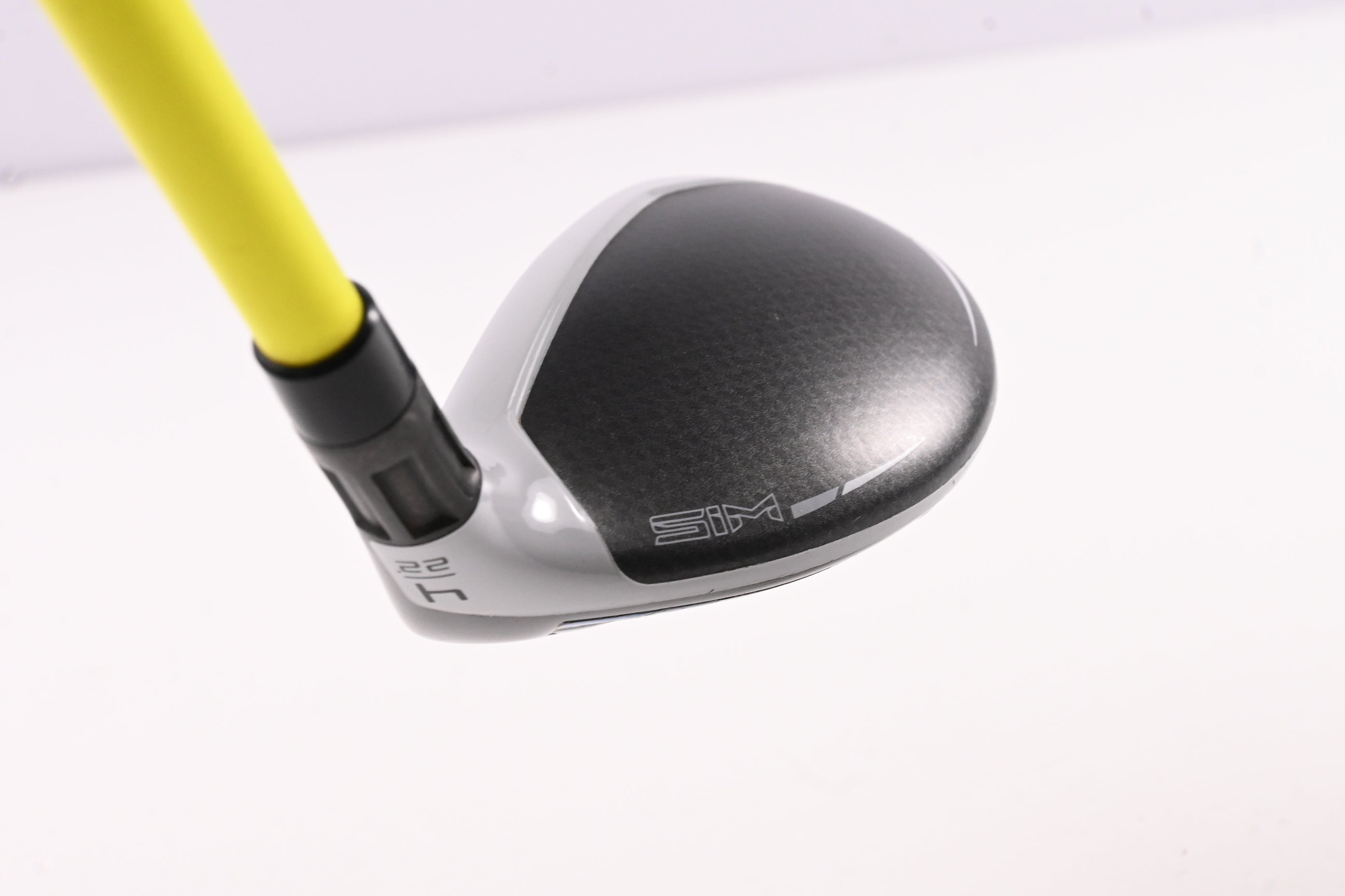 Taylormade SIM Max #4 Hybrid / 22 Degree / Stiff Flex UST Mamiya Proforce V2 8