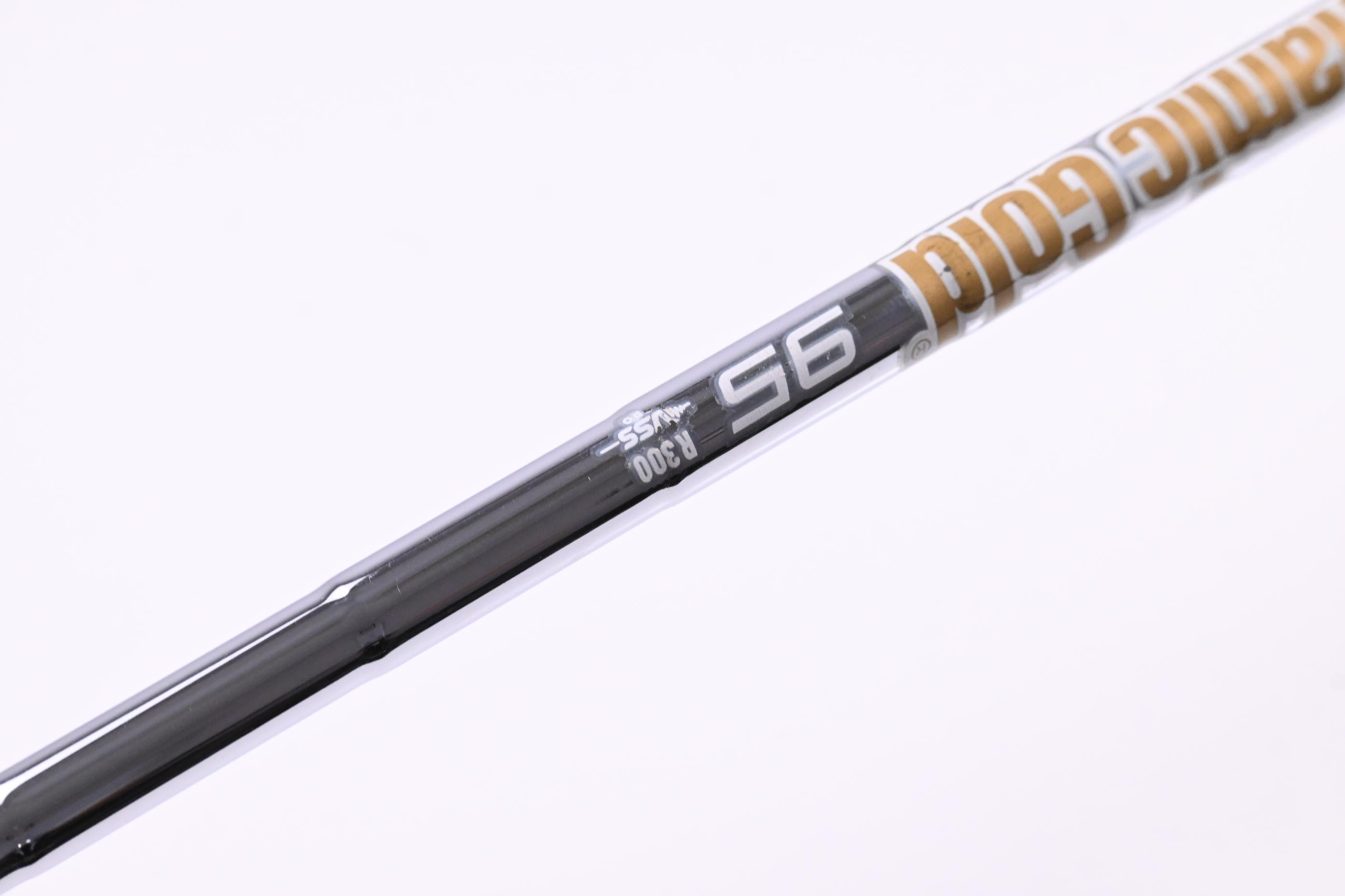 Wilson Staff Model Gap Wedge / 52 Degree / Regular Flex Dynamic Gold 95 R300