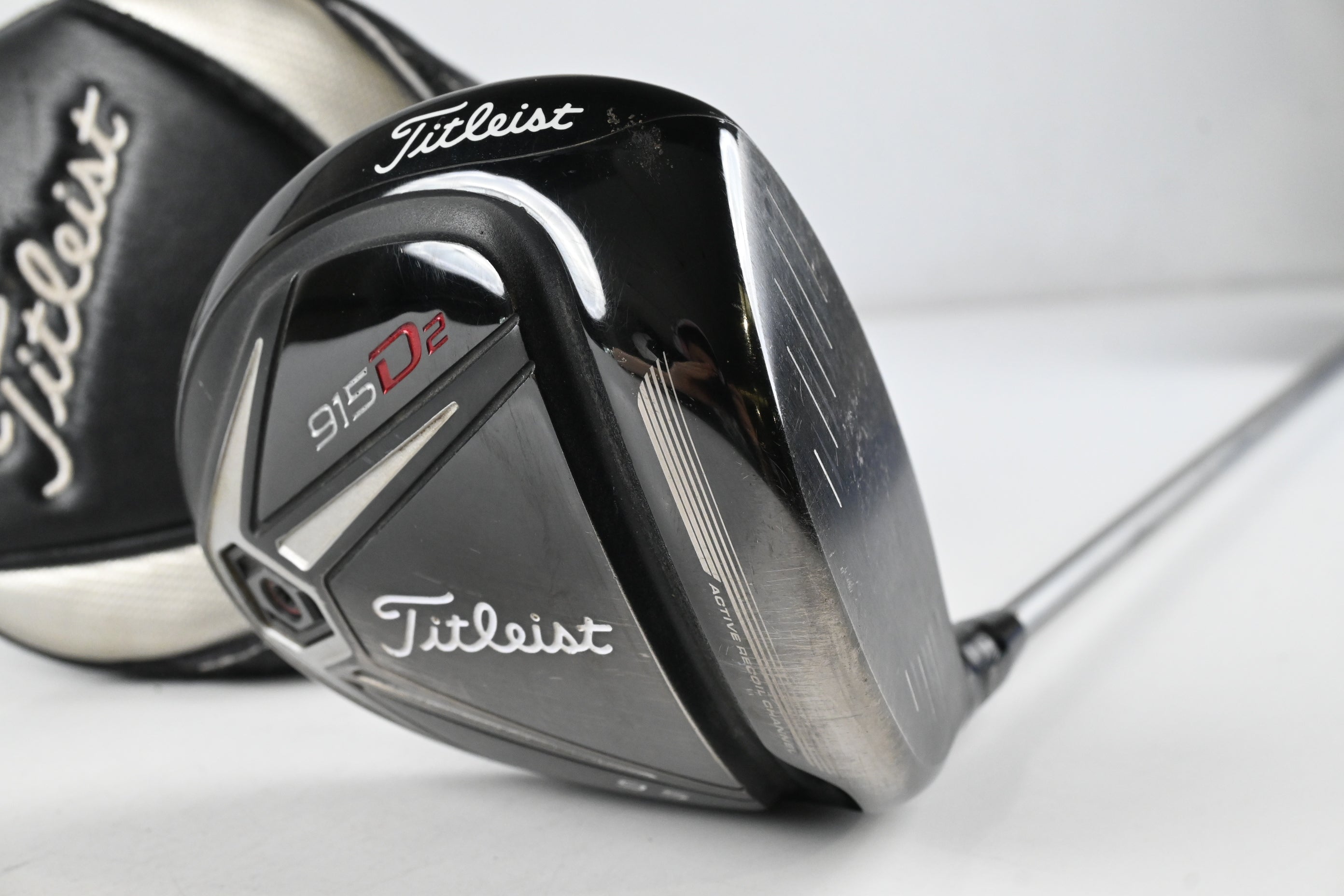 Titleist 915 D2 Driver / 9.5 Degree / Stiff Flex Diamana S+ Blue 60 Shaft