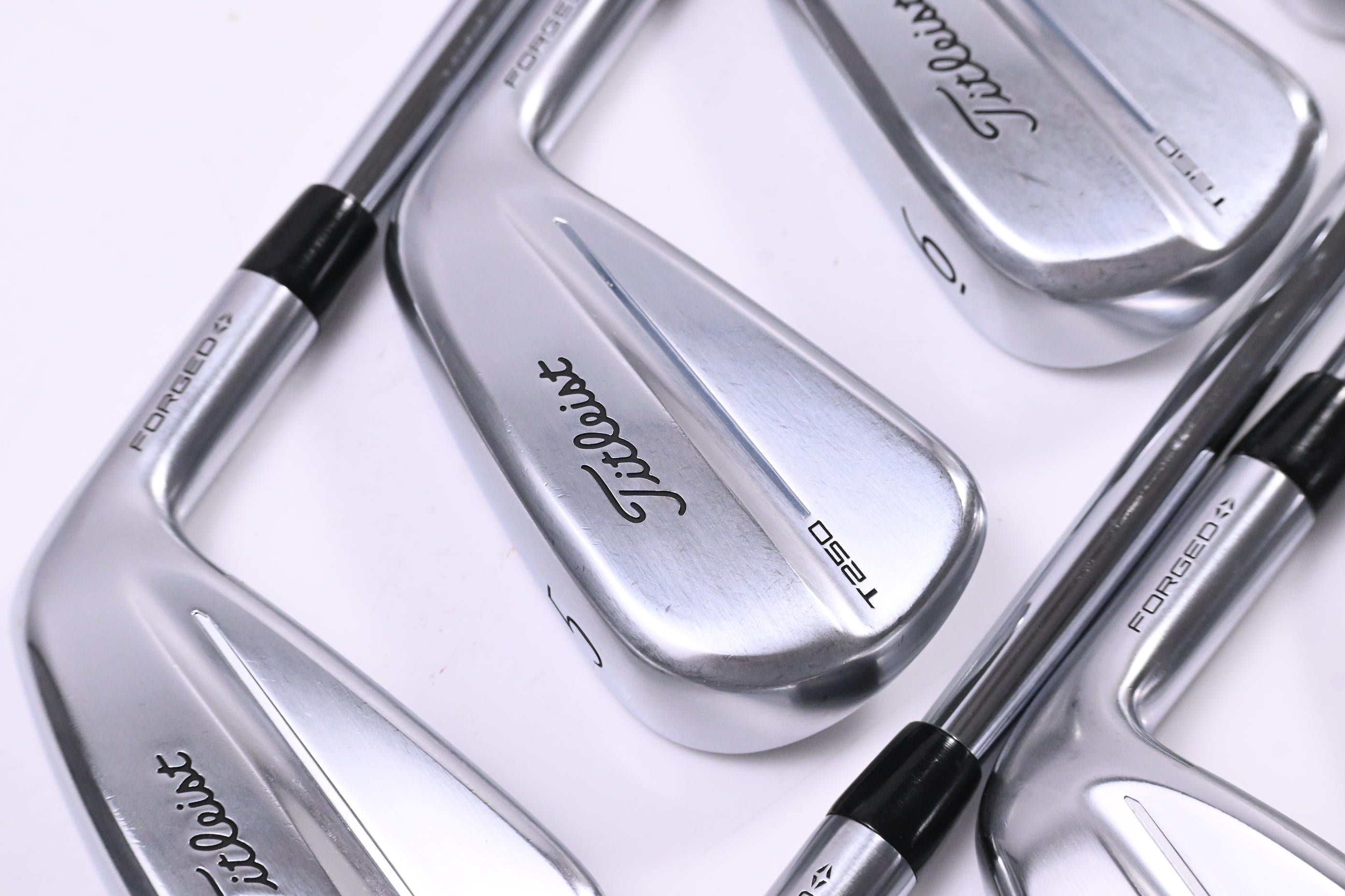 Titleist T250 2025 Irons / 4-PW+GW / X-Flex AMT White Shafts