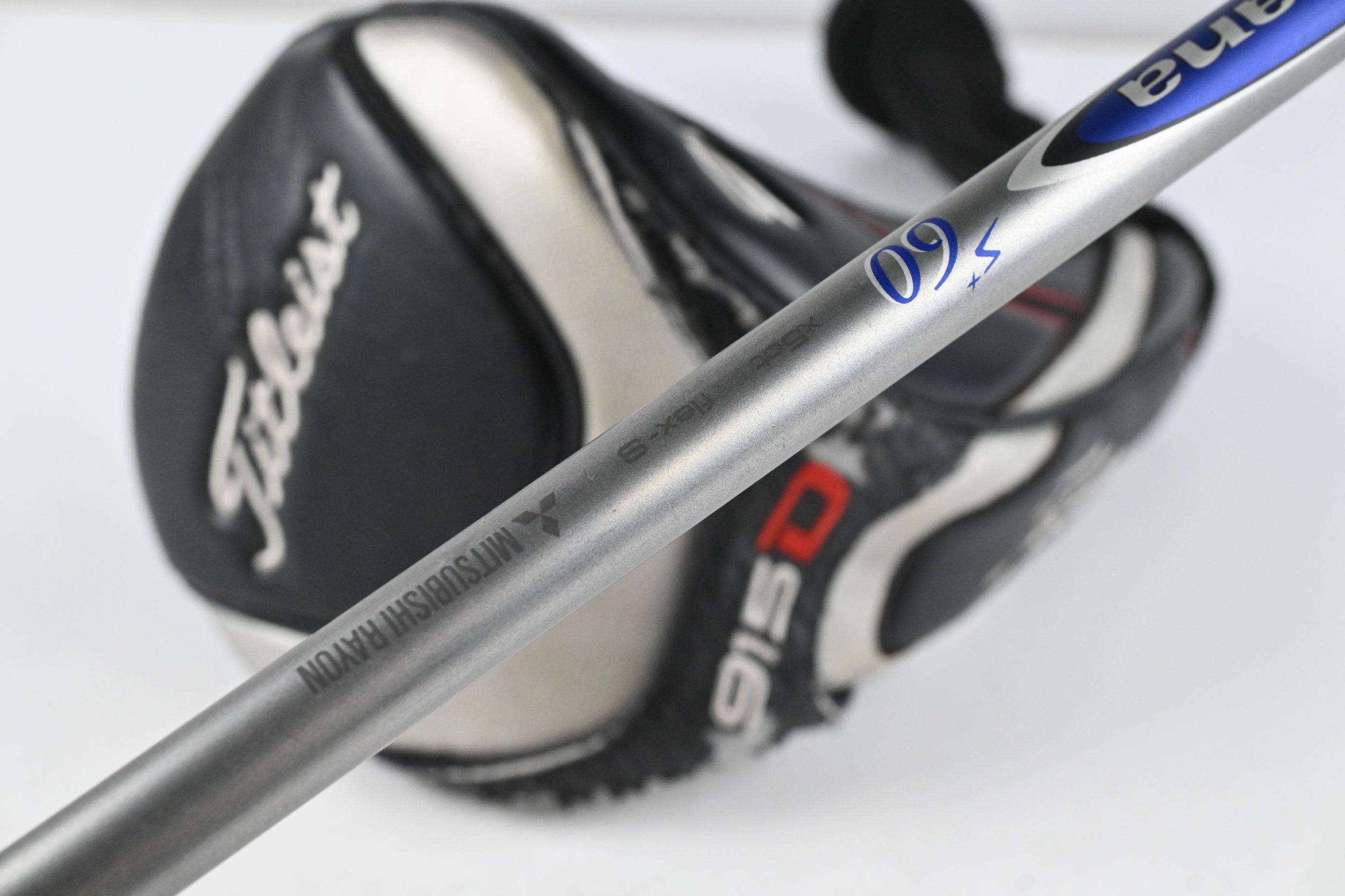 Titleist 915 D2 Driver / 9.5 Degree / Stiff Flex Diamana S+ Blue 60 Shaft