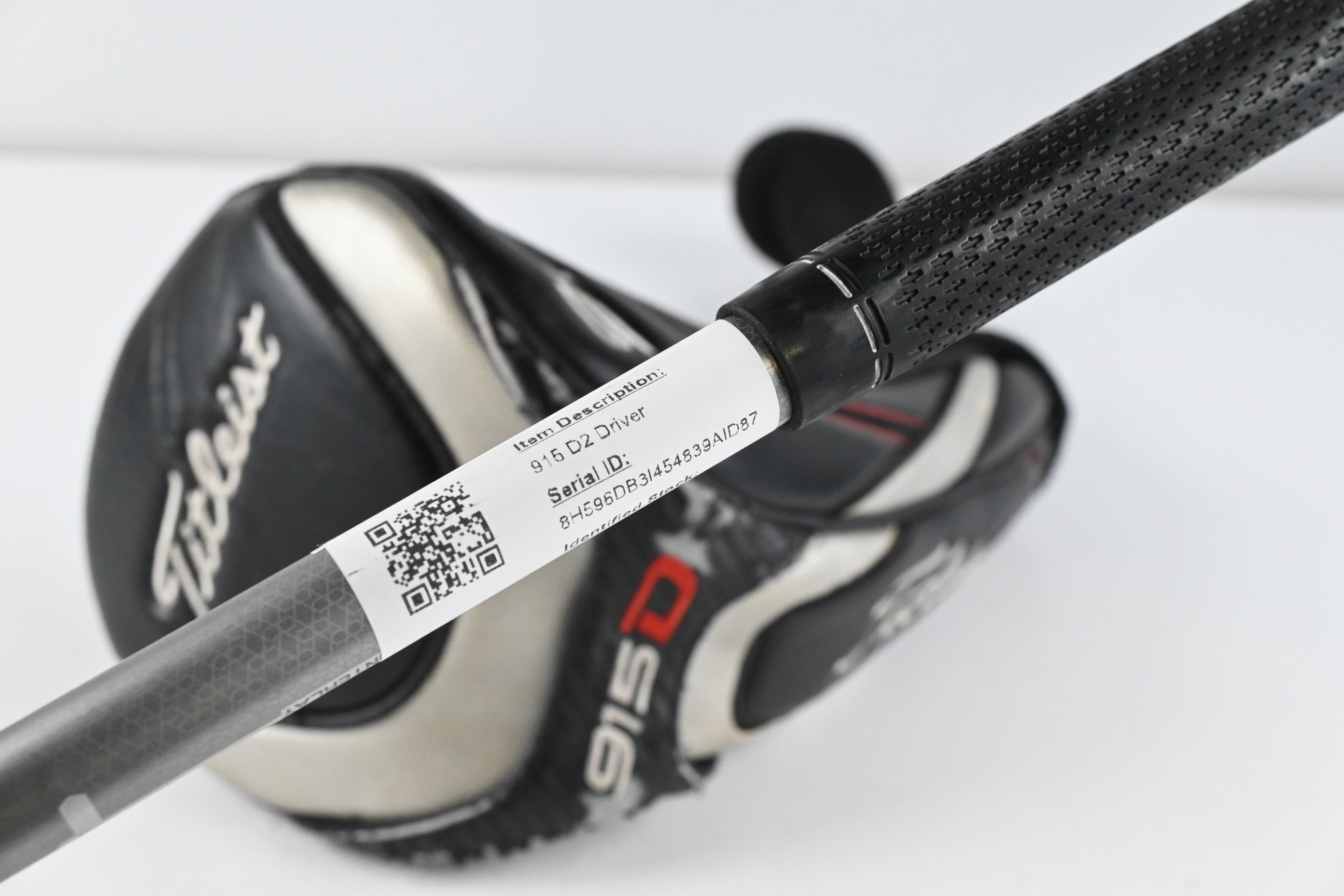 Titleist 915 D2 Driver / 9.5 Degree / Stiff Flex Diamana S+ Blue 60 Shaft