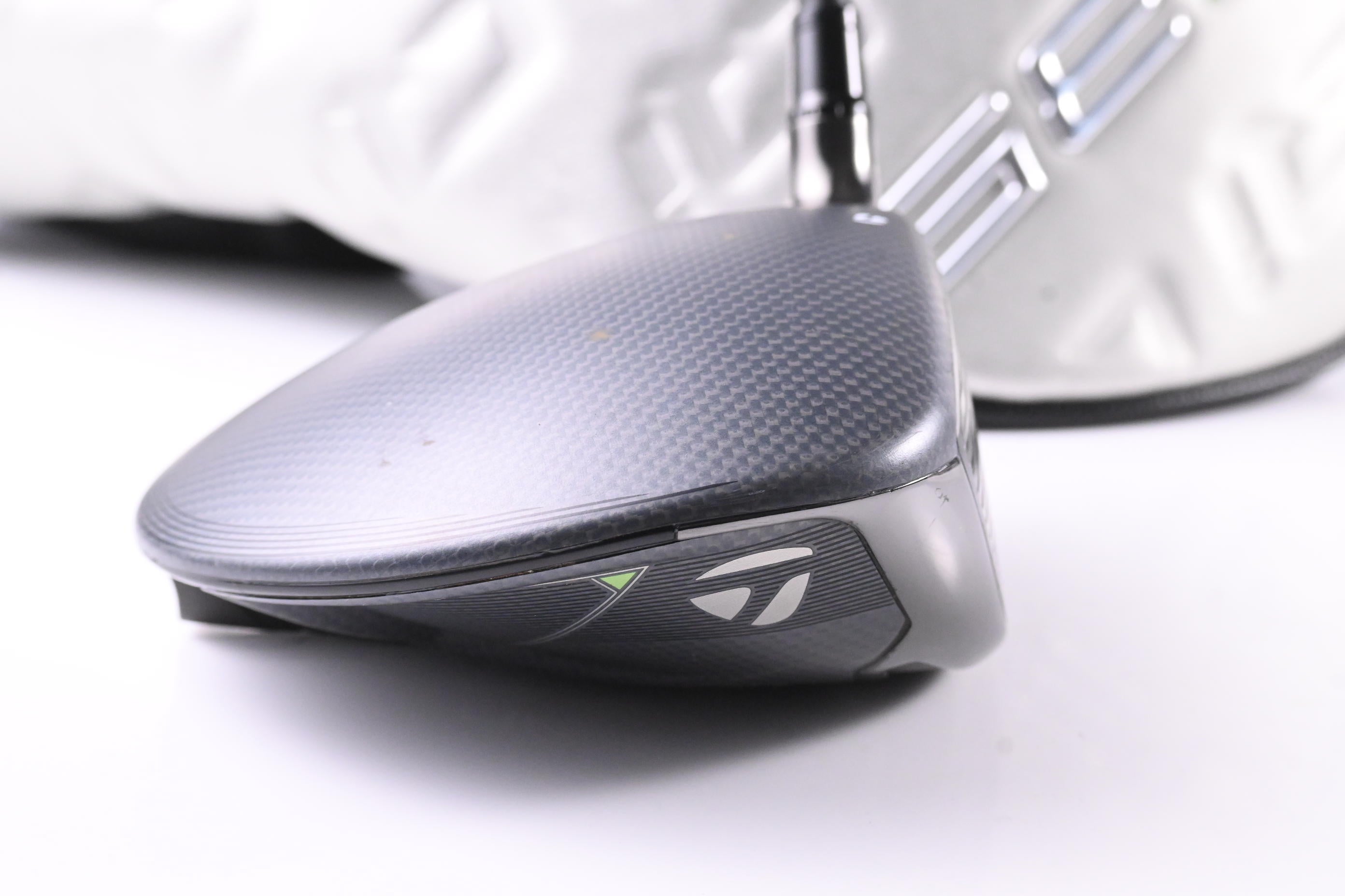 Taylormade Qi35 Driver / 10.5 Degree / Regular Flex Cypher 2.0 50 Shaft