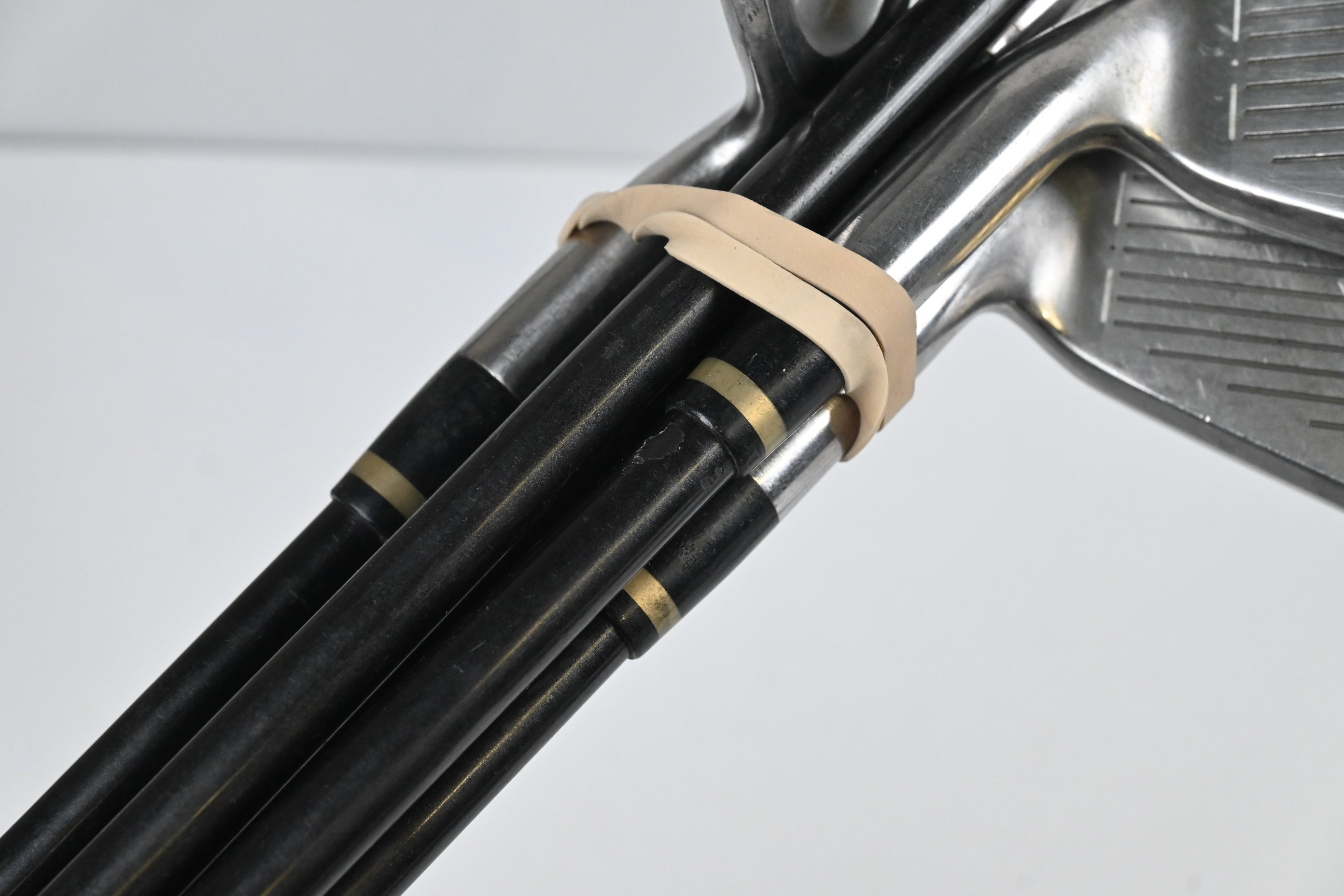 Cobra Gravity Back Irons / 3-9i / Regular Flex Cobra MSS Shafts