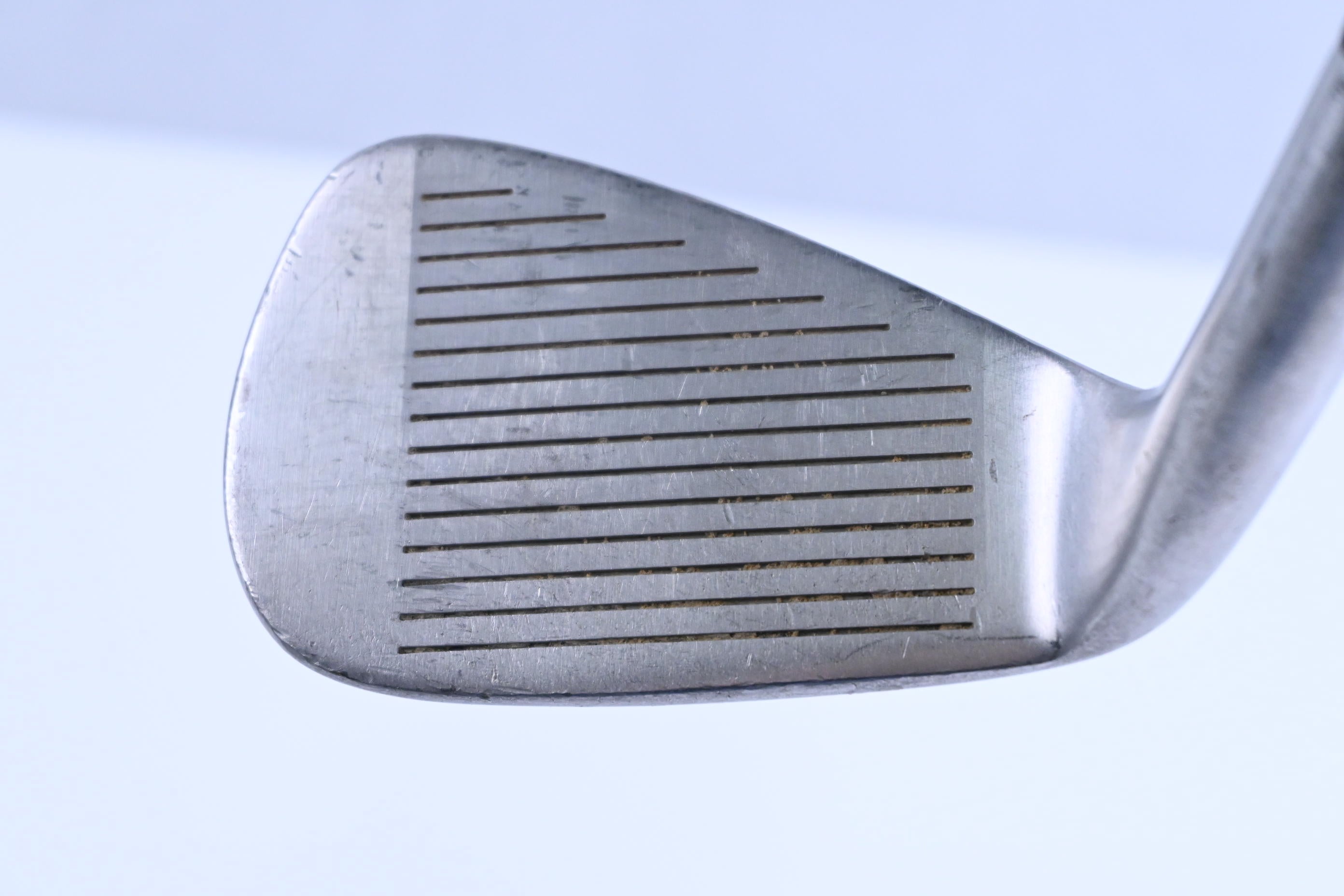 Wilson Deep Red Maxx Sand Wedge / 56 Degree / Regular Flex Deep Red Maxx Shaft