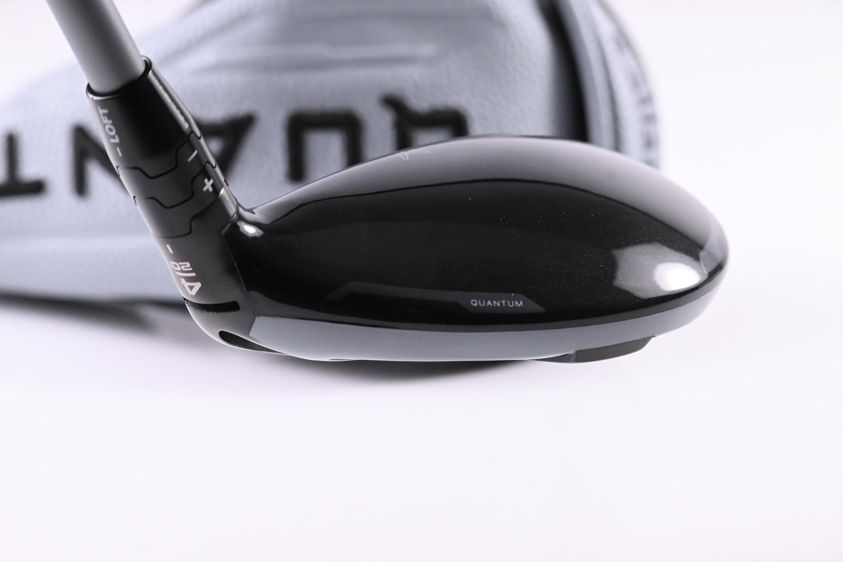 Callaway Quantum Max OS #4 Hybrid / 20 Degree / Regular Flex Denali Frost Silver 60