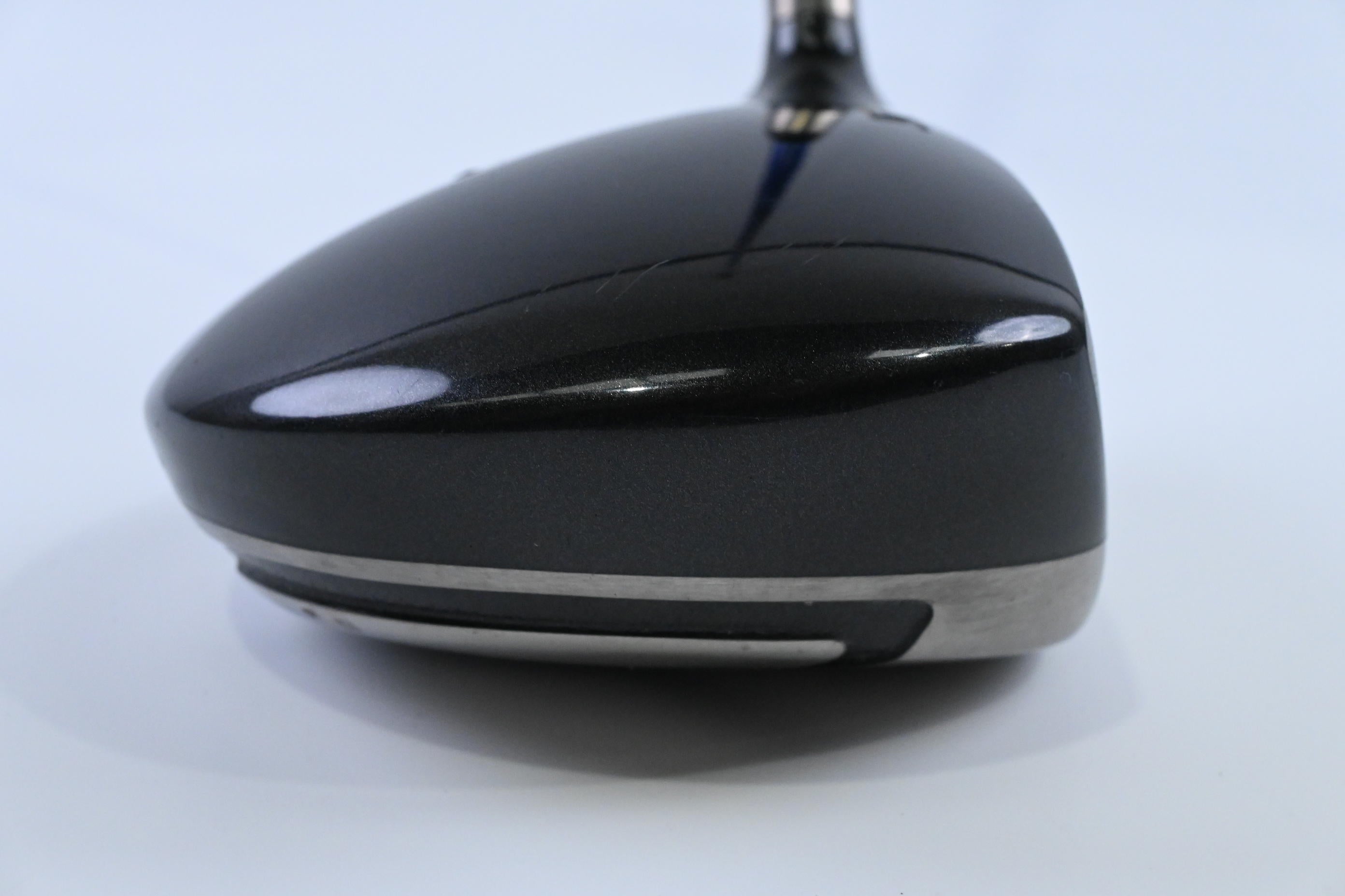 Titleist 905 R Driver / 9.5 Degree / Regular Flex Graphite Design YS-6+ Shaft