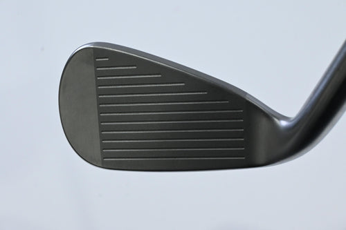 Mizuno JPX 925 Hot Metal HL #4 Iron / 22 Degree / Regular Flex Dynamic Gold 95