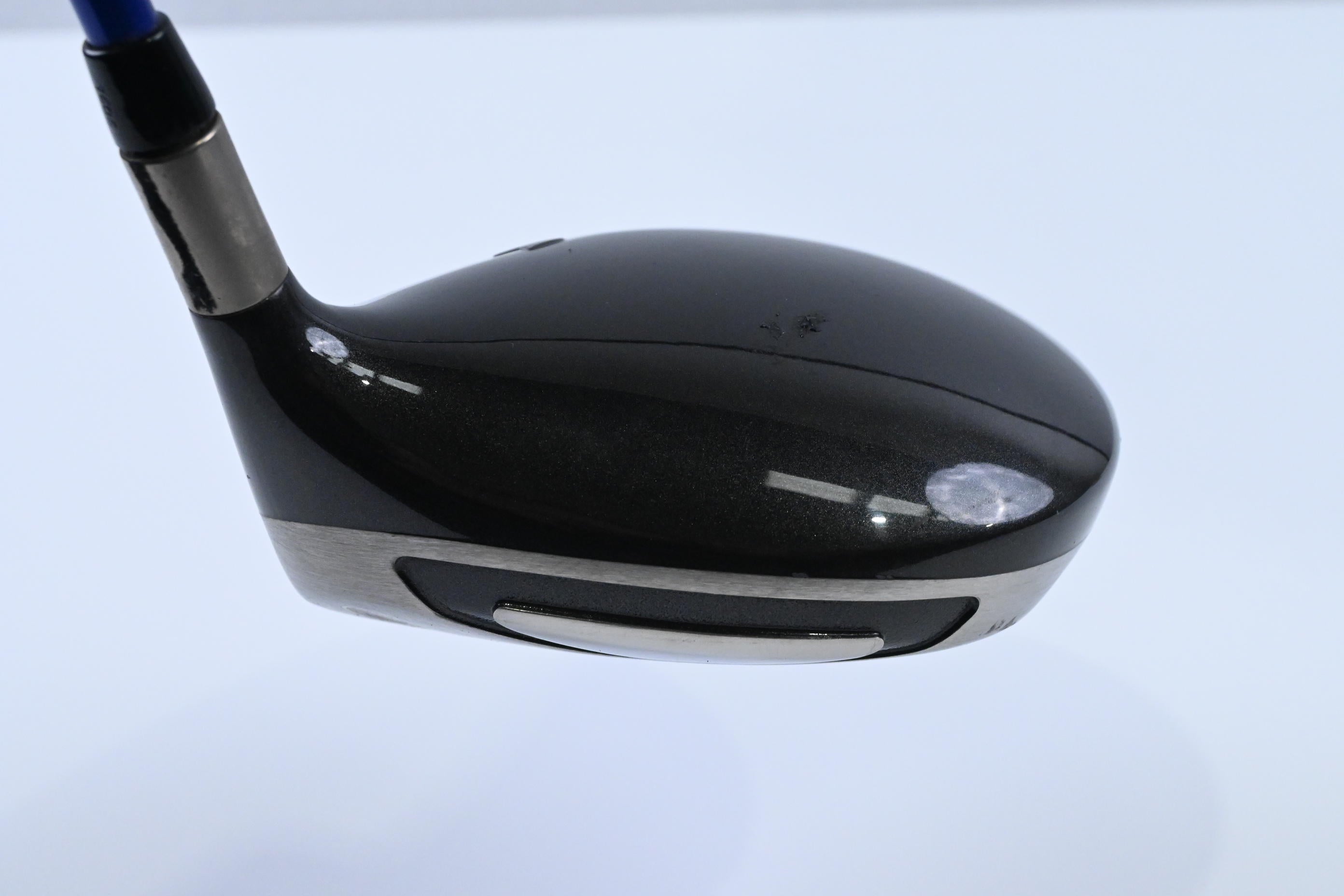 Titleist 905 R Driver / 9.5 Degree / Regular Flex Graphite Design YS-6+ Shaft