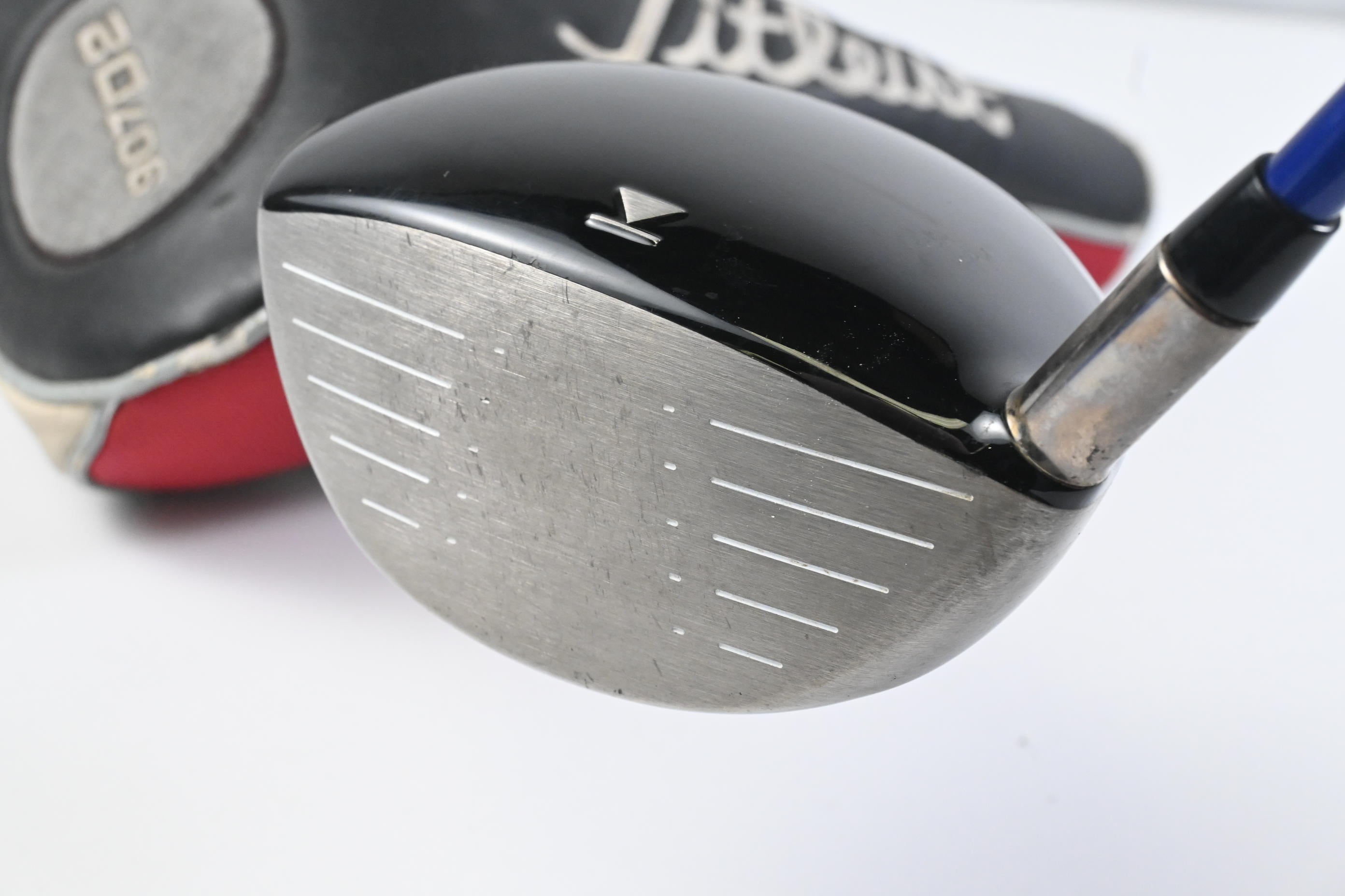 Titleist 907 D2 Driver / 9.5 Degree / Stiff Flex Graphite Design Tour AD YS-6