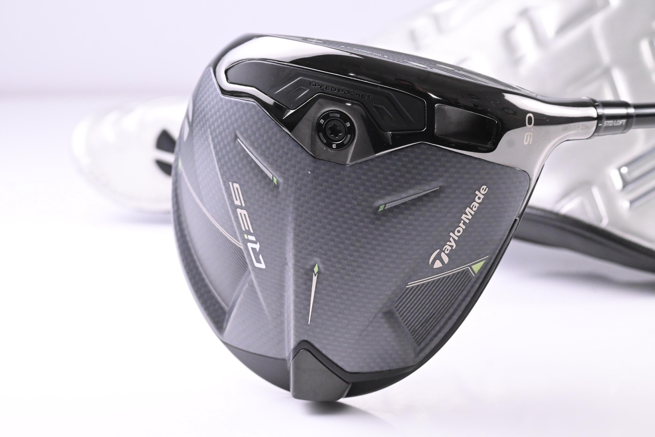 Taylormade Qi35 Driver / 9 Degree / Regular Flex Fujikura Ventus TR Red 5