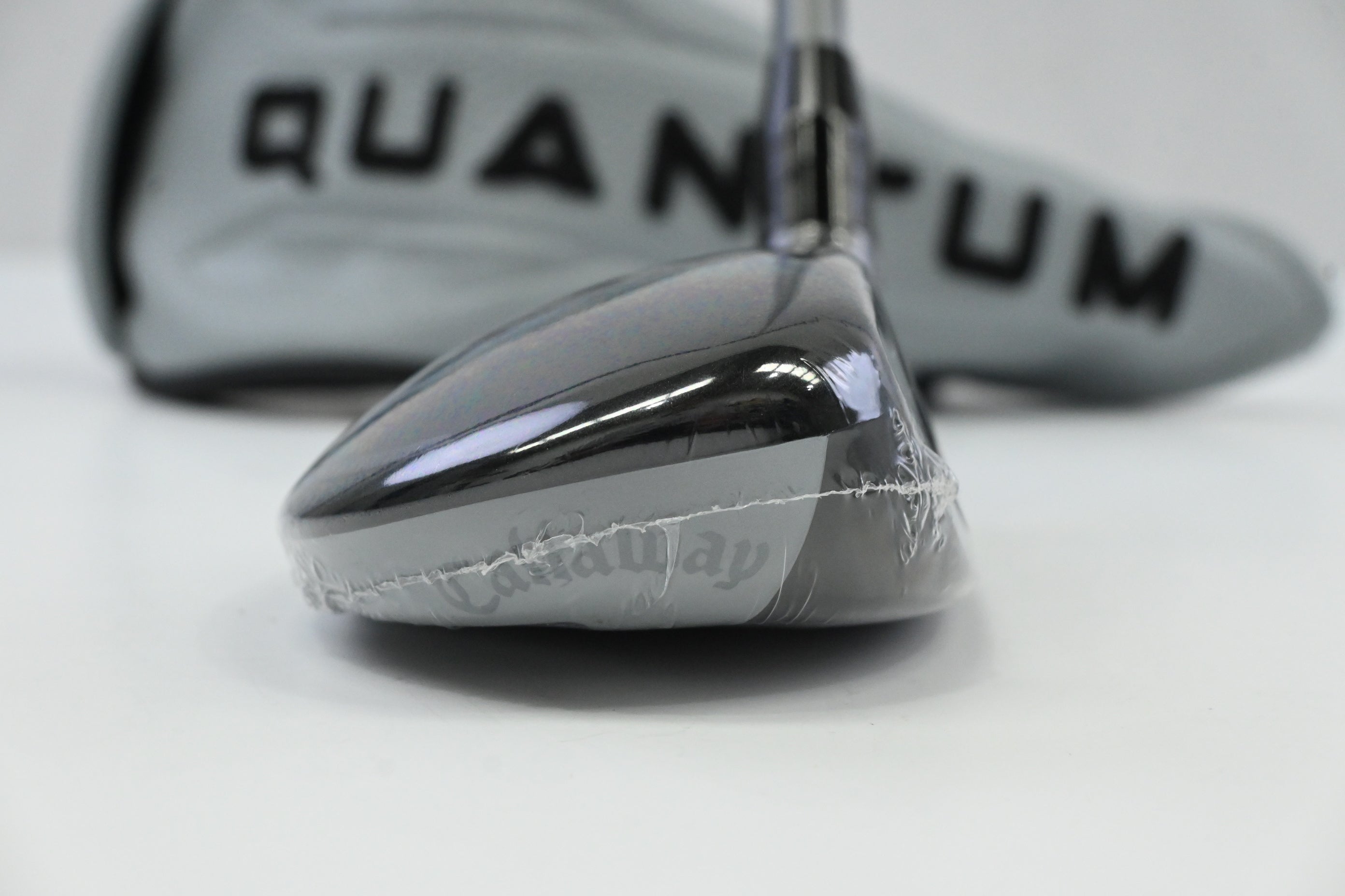 Callaway Quantum Max OS #4 Hybrid / 20 Degree / Regular Flex Denali Frost Silver