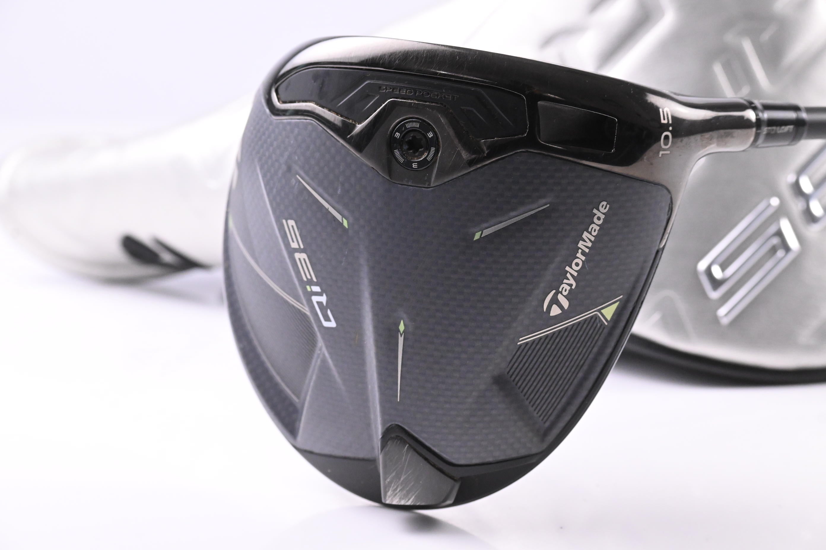 Taylormade Qi35 Driver / 10.5 Degree / Regular Flex Ventus Blue 5 Shaft
