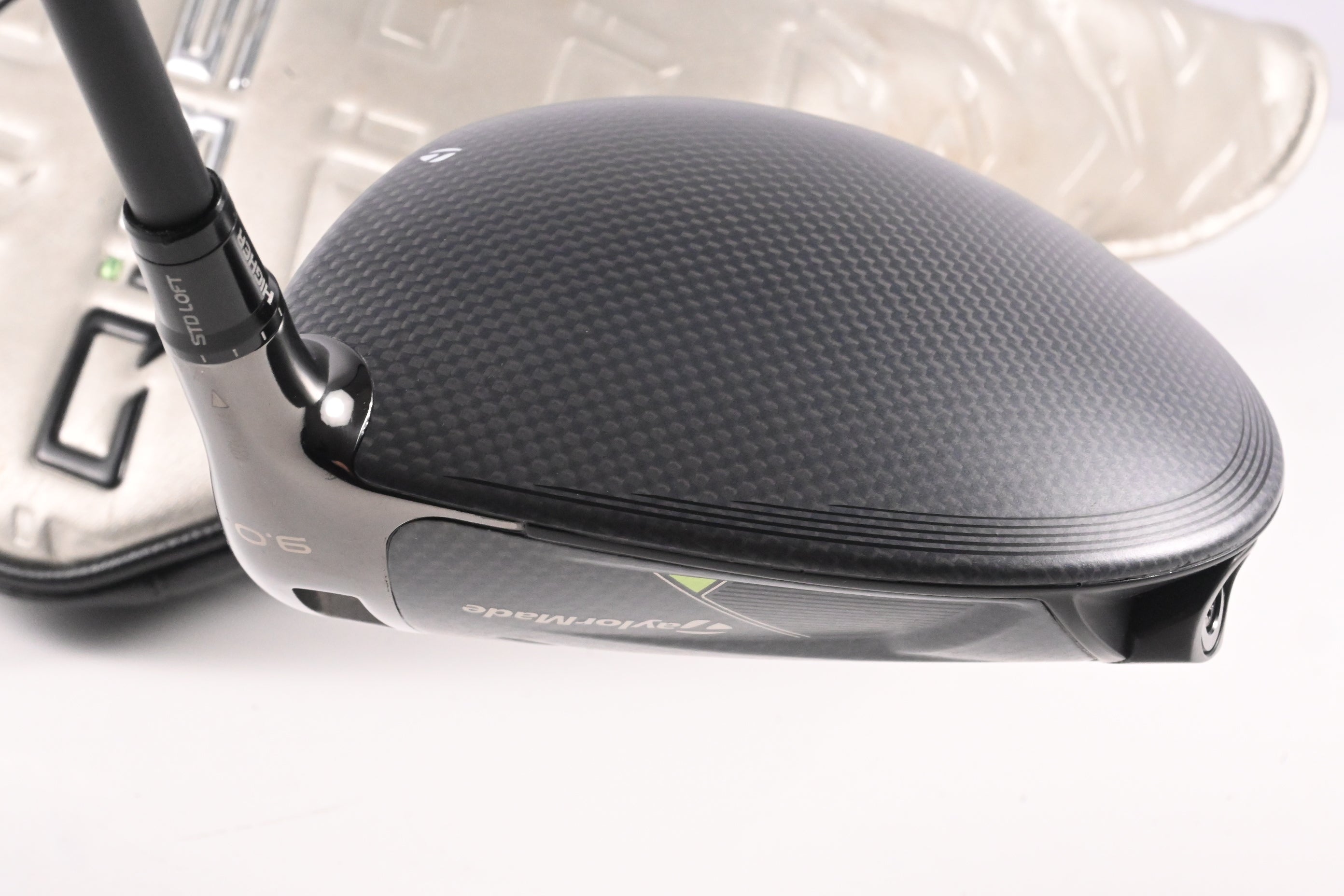 Taylormade Qi35 Driver / 9 Degree / Stiff Flex Kai'li White Dark Wave 60 Shaft