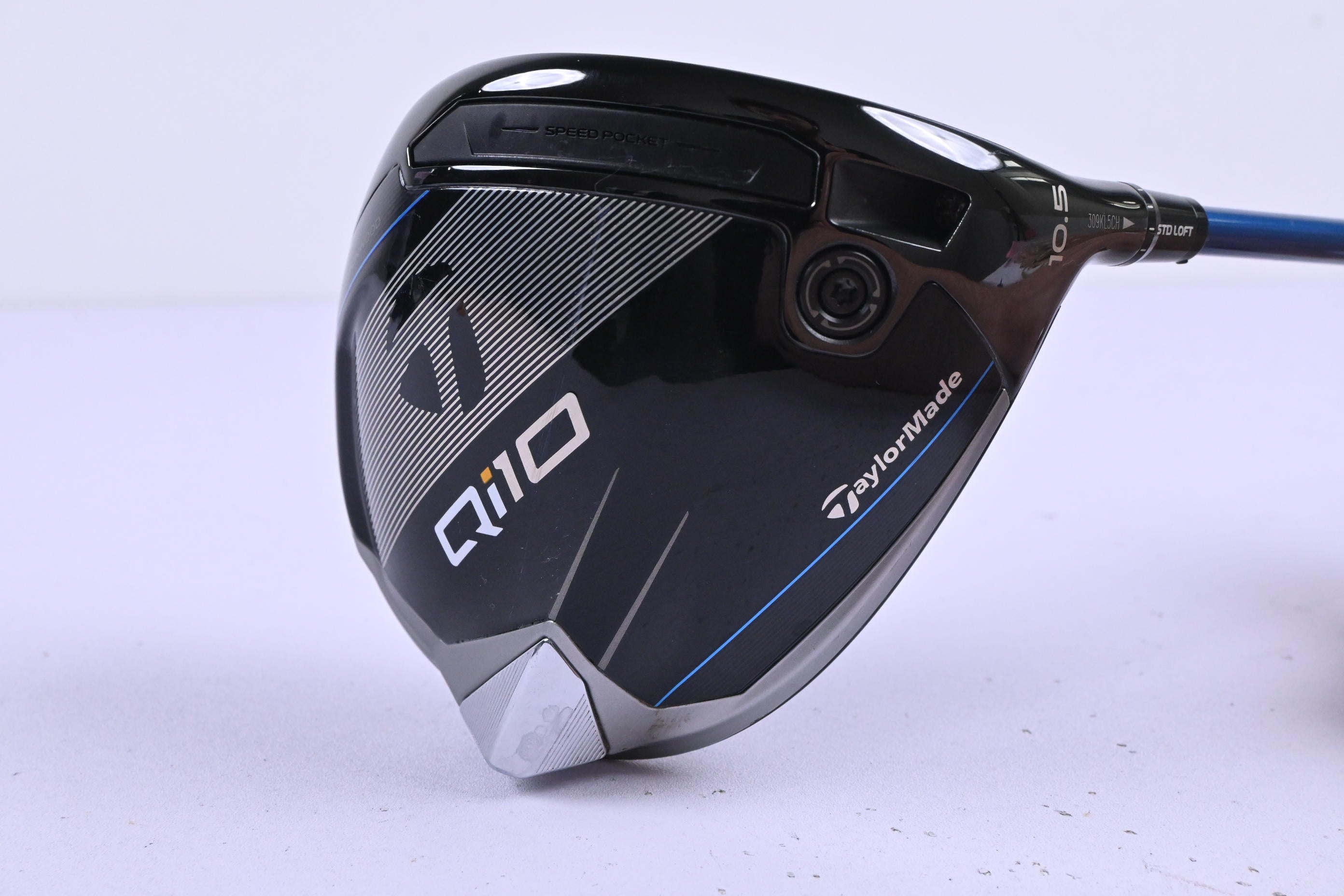 Taylormade Qi10 Driver / 10.5 Degree / Regular Flex EvenFlow Riptide CB 50 Shaft