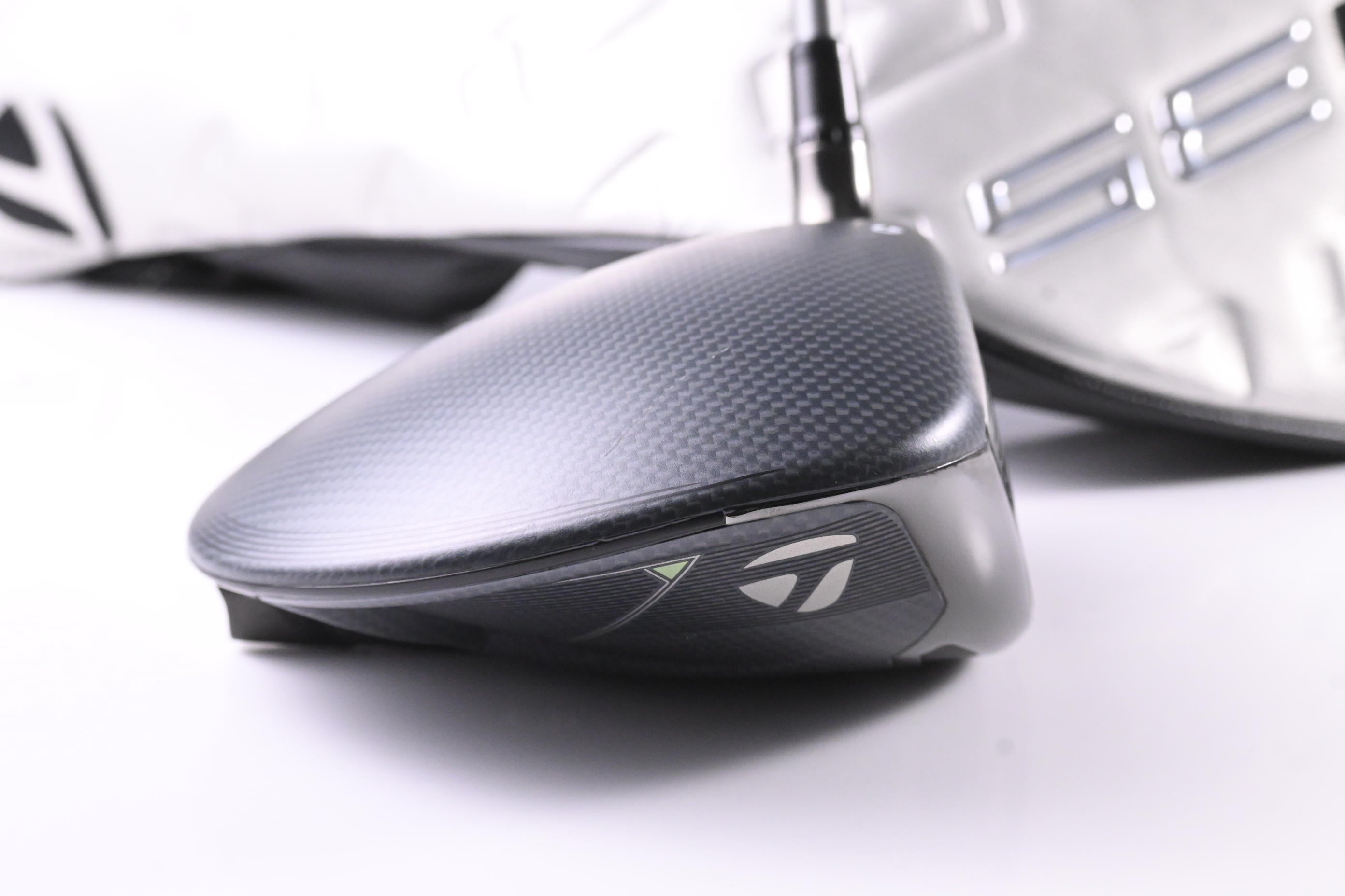 Taylormade Qi35 Driver / 10.5 Degree / Regular Flex Fujikura Air Speeder 50