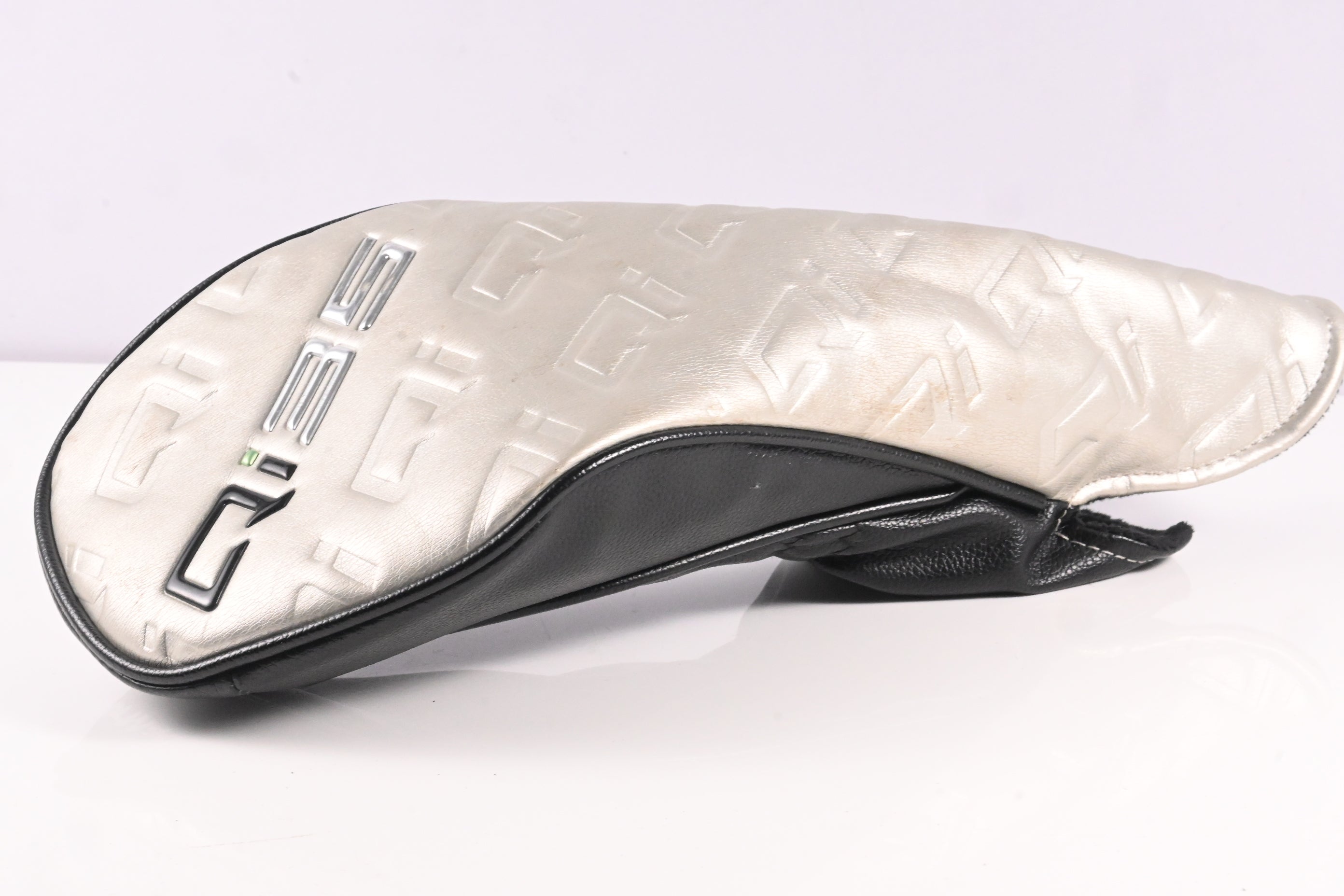 Taylormade Qi35 Driver / 9 Degree / Stiff Flex Kai'li White Dark Wave 60 Shaft