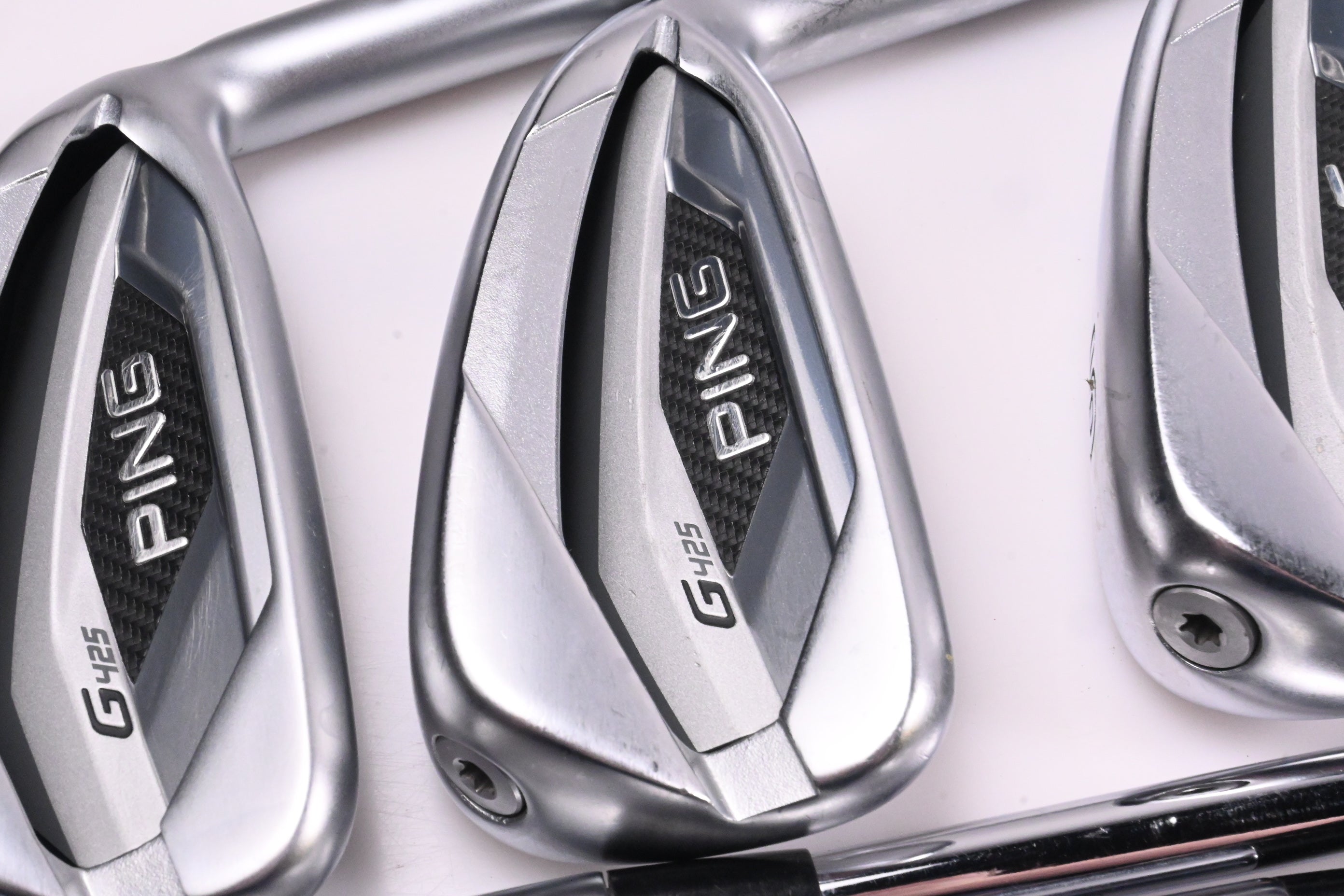 Ping G425 Irons / 4-PW / Black Dot / Regular Flex Ping AWT 2.0 Shafts