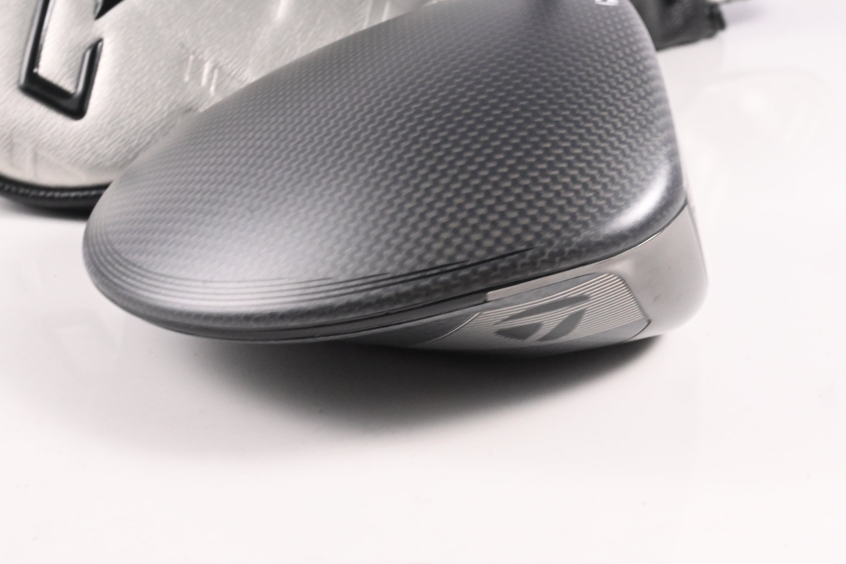 Taylormade Qi35 Max Driver / 10.5 Degree / Senior Flex Vanquish 4 Shaft