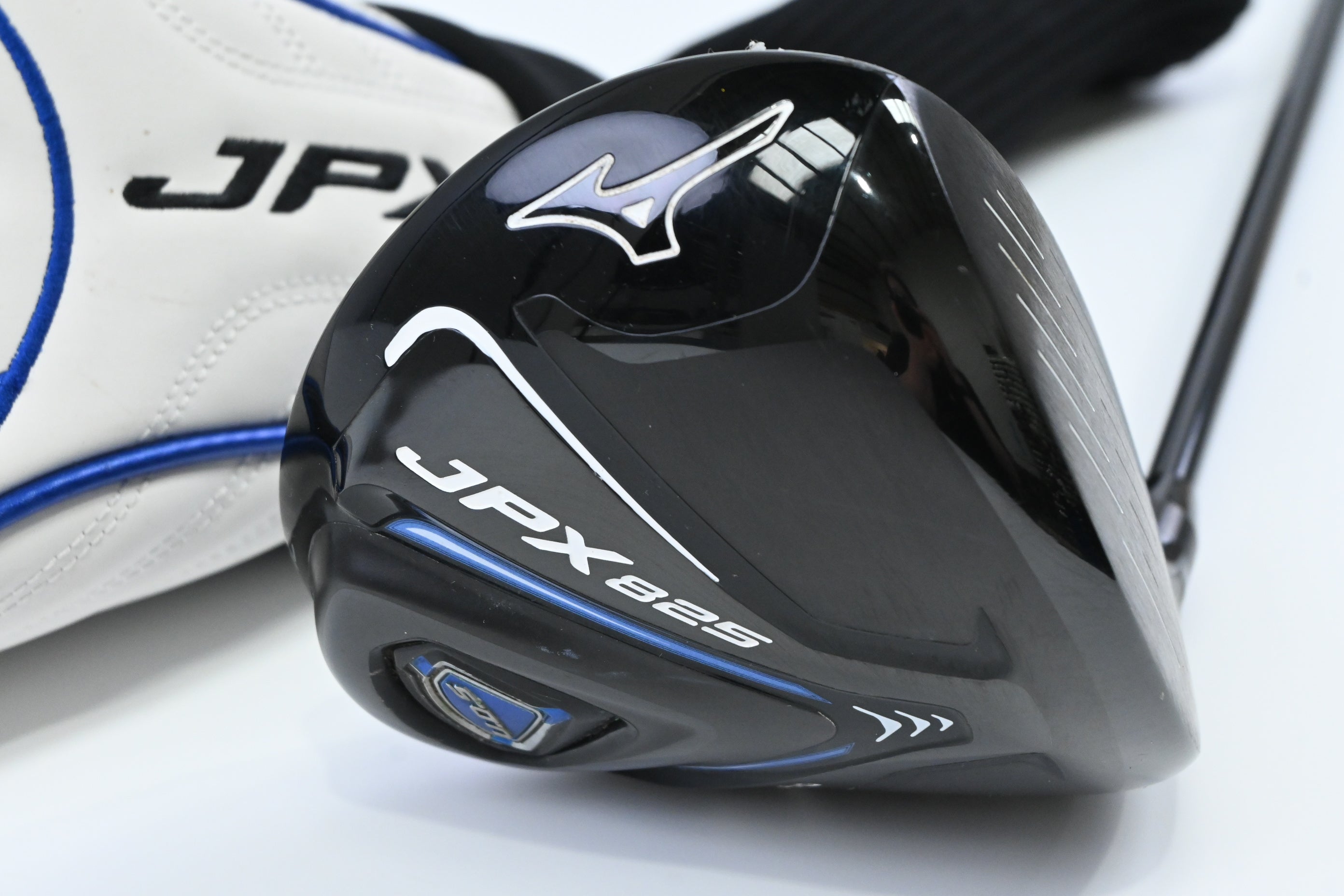 Mizuno JPX 825 Driver / 10.5 Degree / Regular Flex Fujikura Orochi 55 Shaft