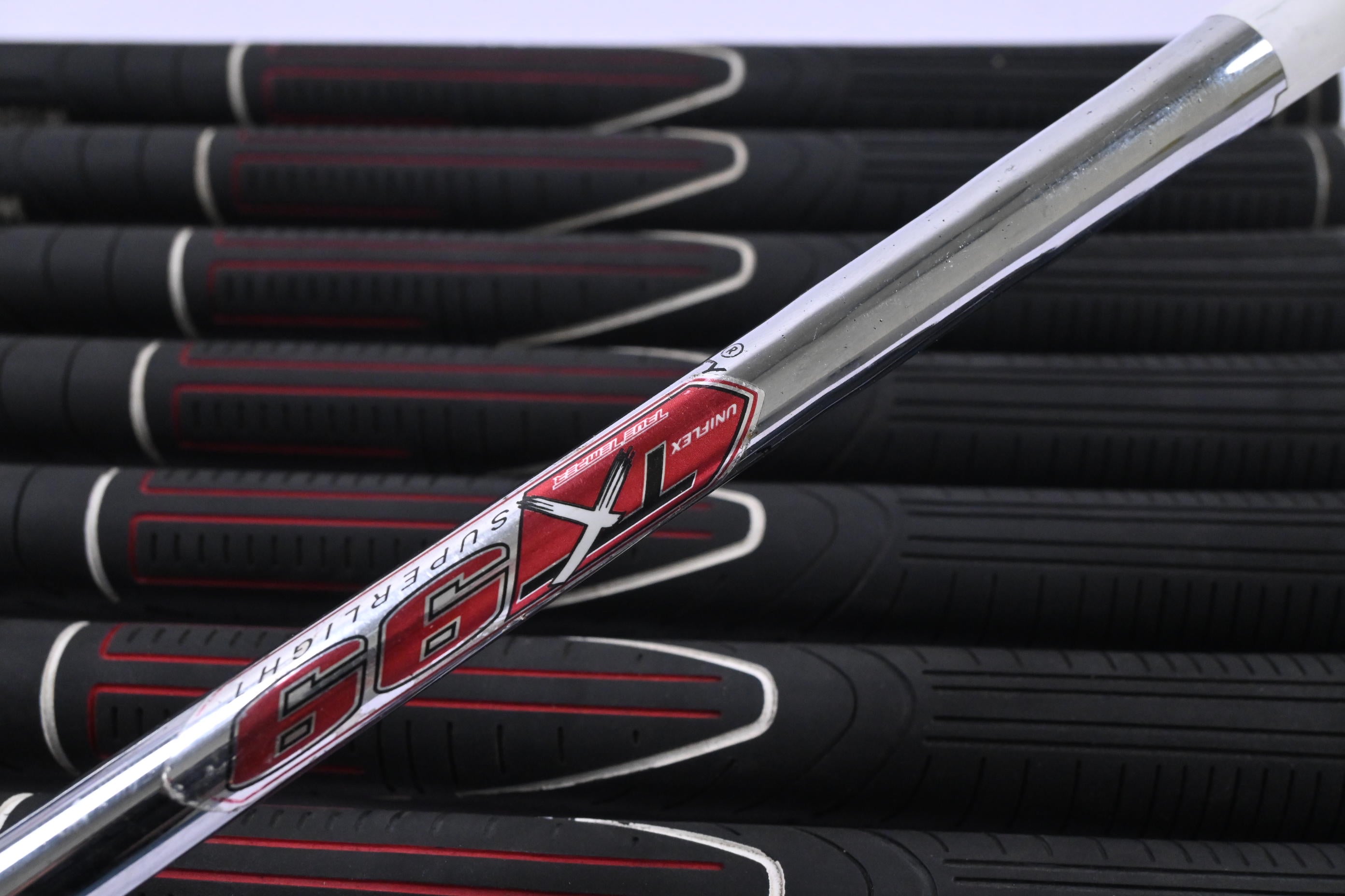 Wilson Di9 Irons / 4-PW+SW / Uniflex TX 99 Superlight Shafts
