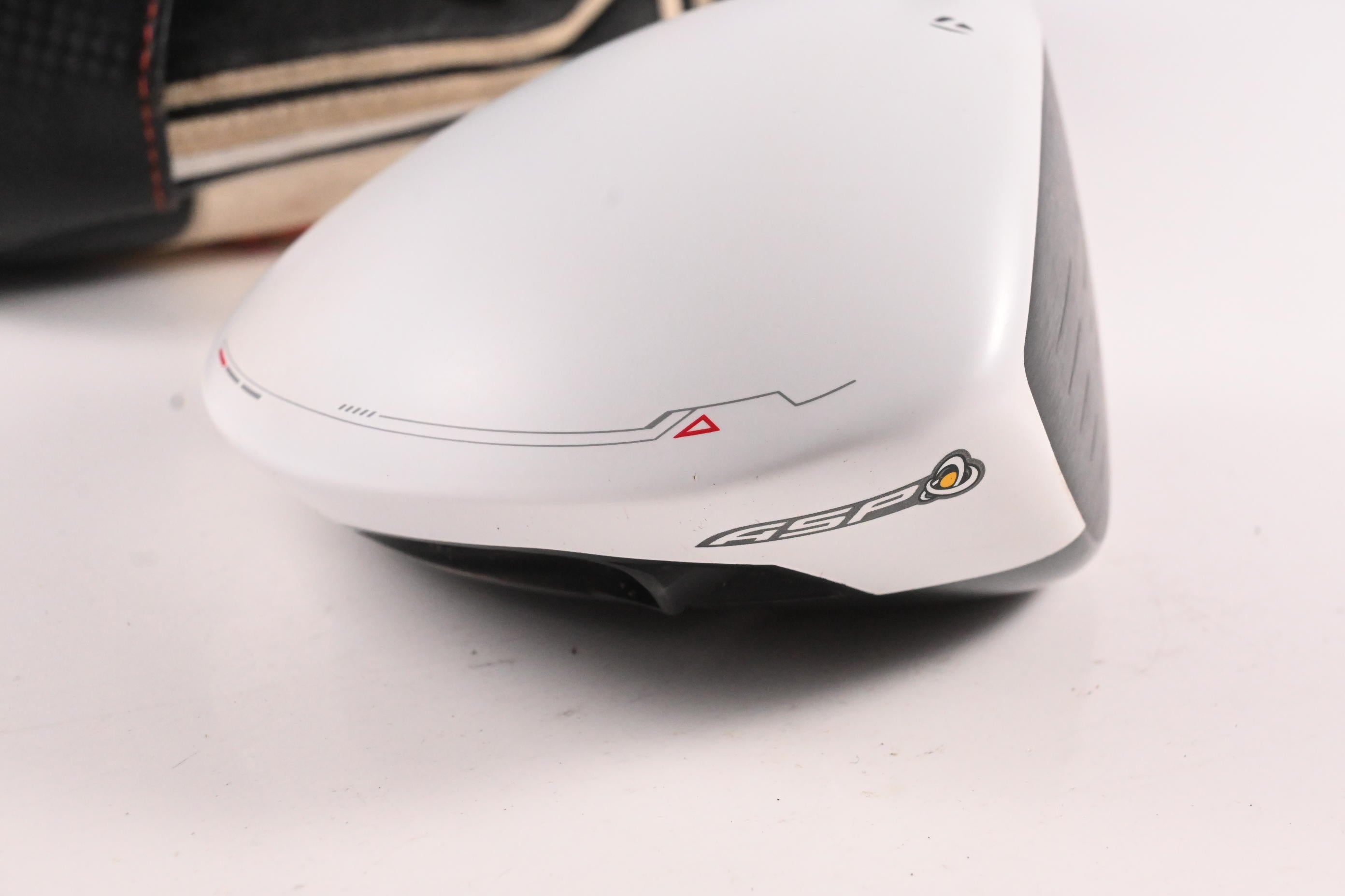 Taylormade R11 Driver / 10.5 Degree / Stiff Flex Fujikura Blur 60 Shaft