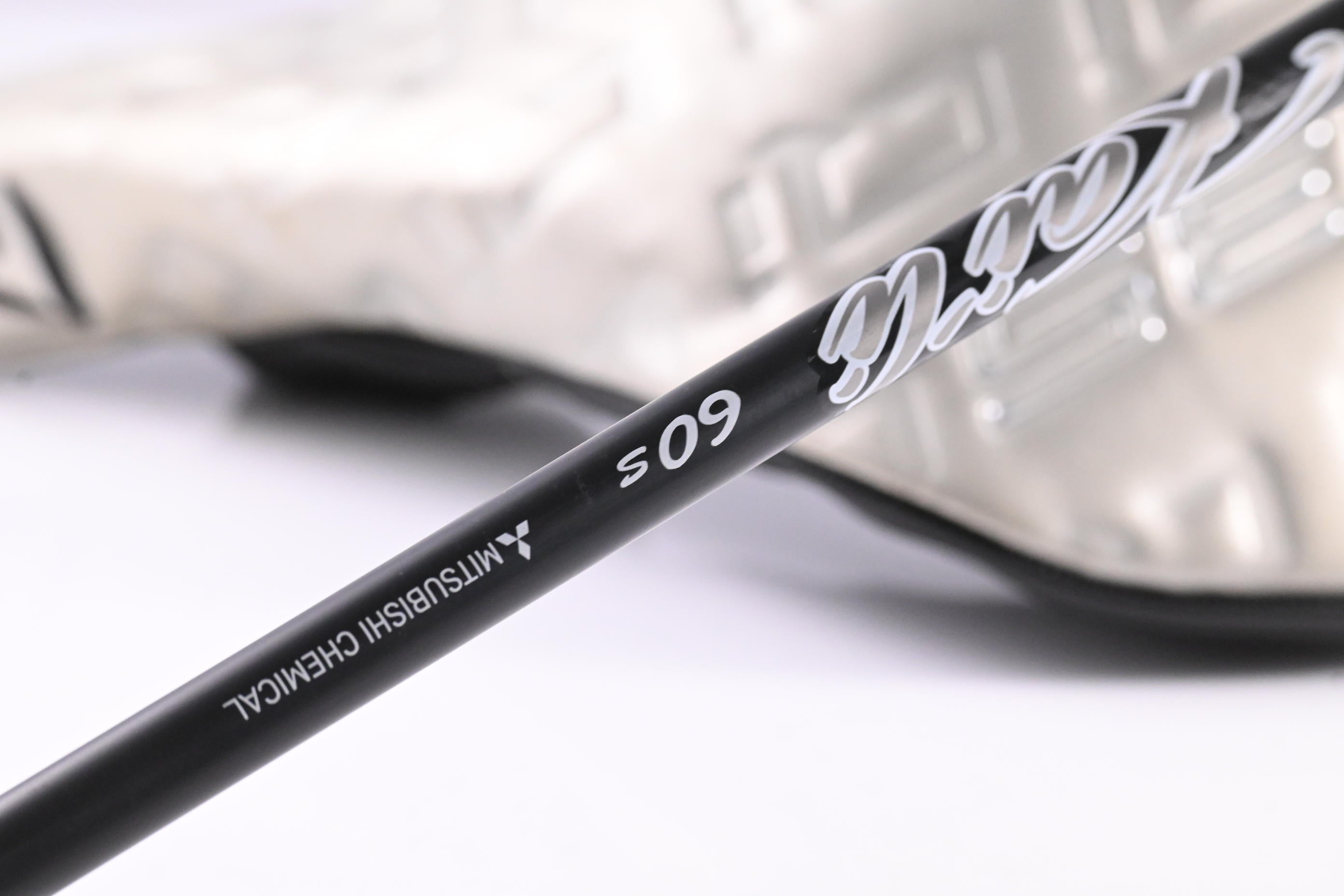 Taylormade Qi35 LS Driver / 9 Degree / Stiff Flex Kai'li White Dark Wave 60