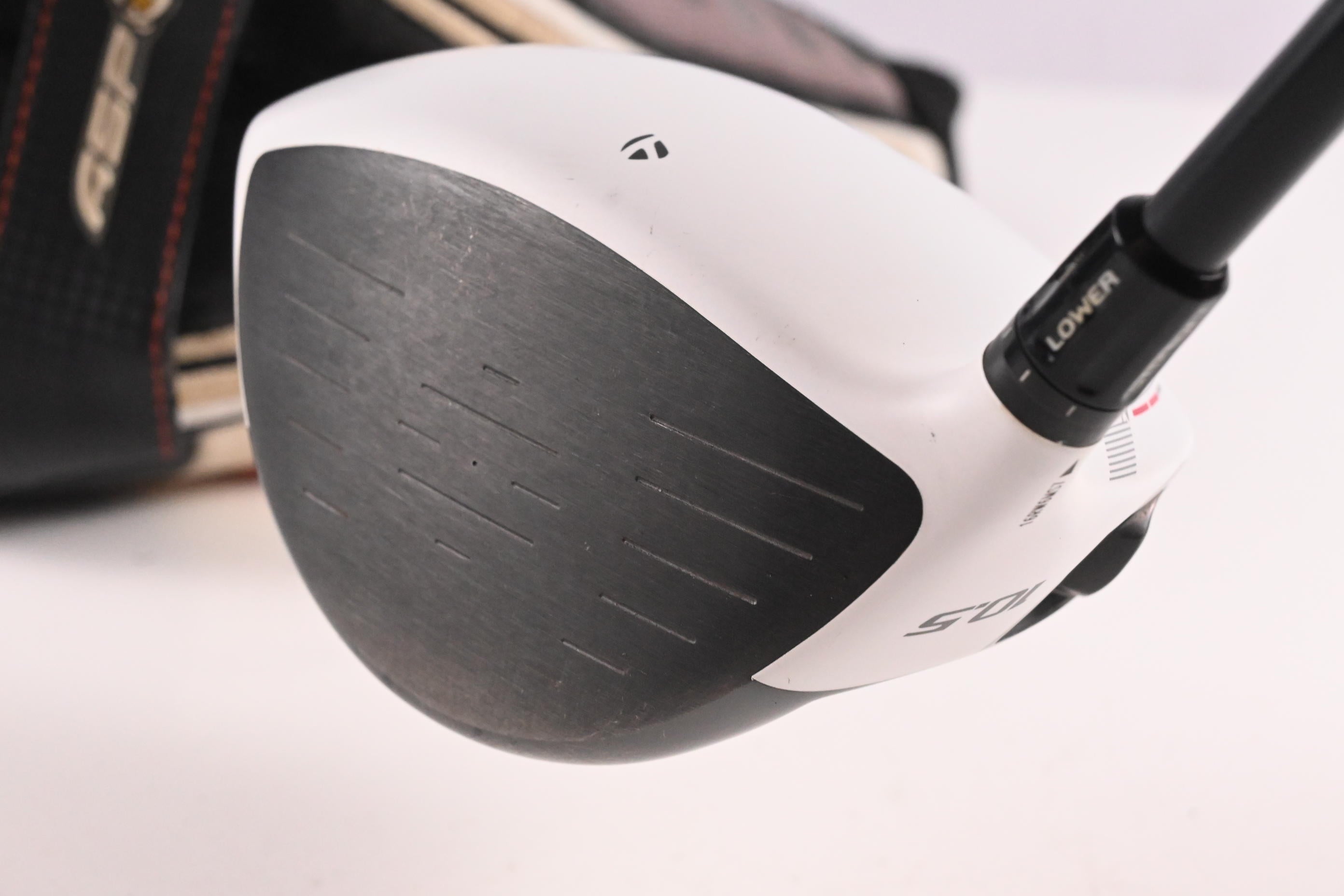 Taylormade R11 Driver / 10.5 Degree / Stiff Flex Fujikura Blur 60 Shaft