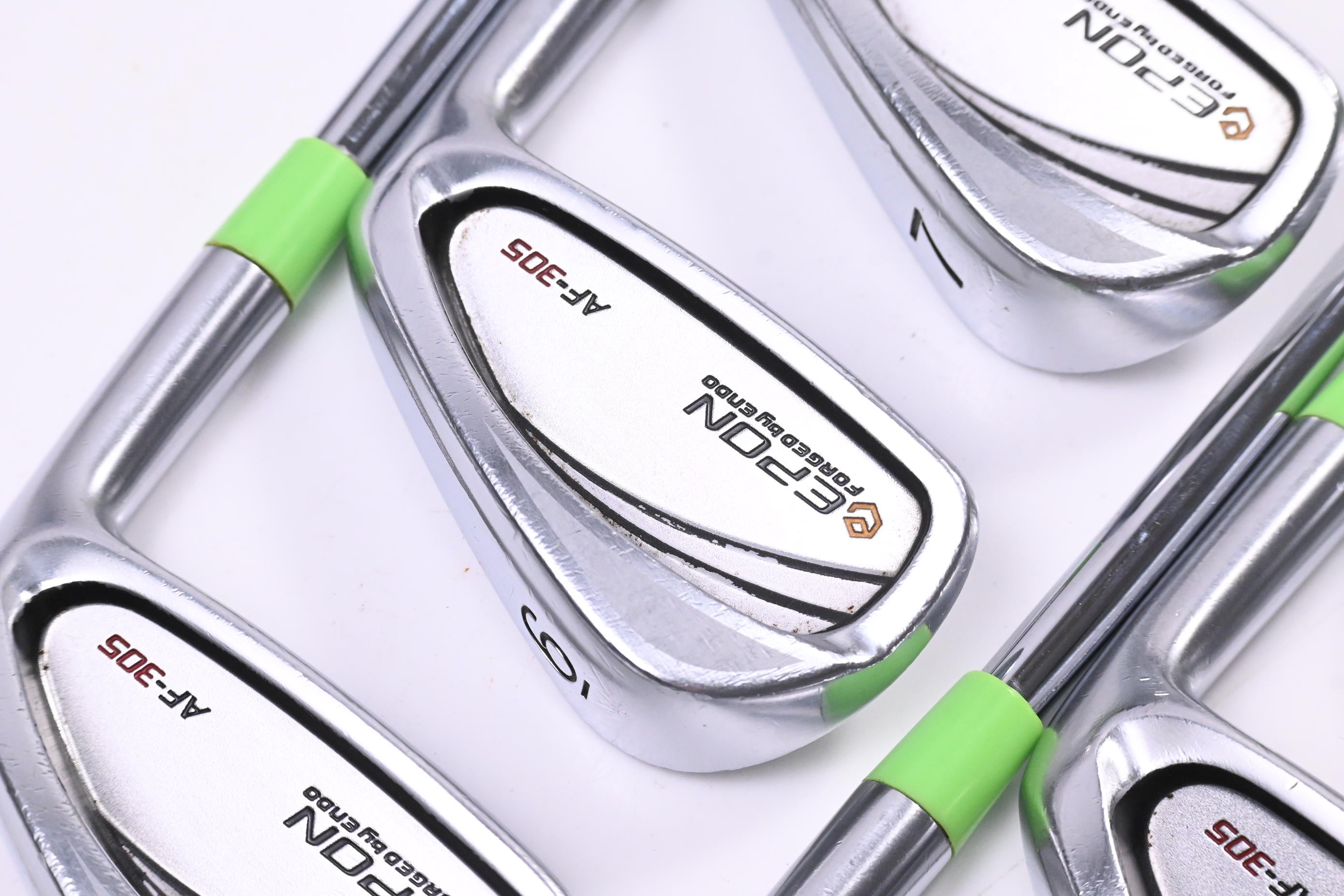Epon AF-305 Irons / 5-PW / Regular Flex AMT Red R300 Shafts