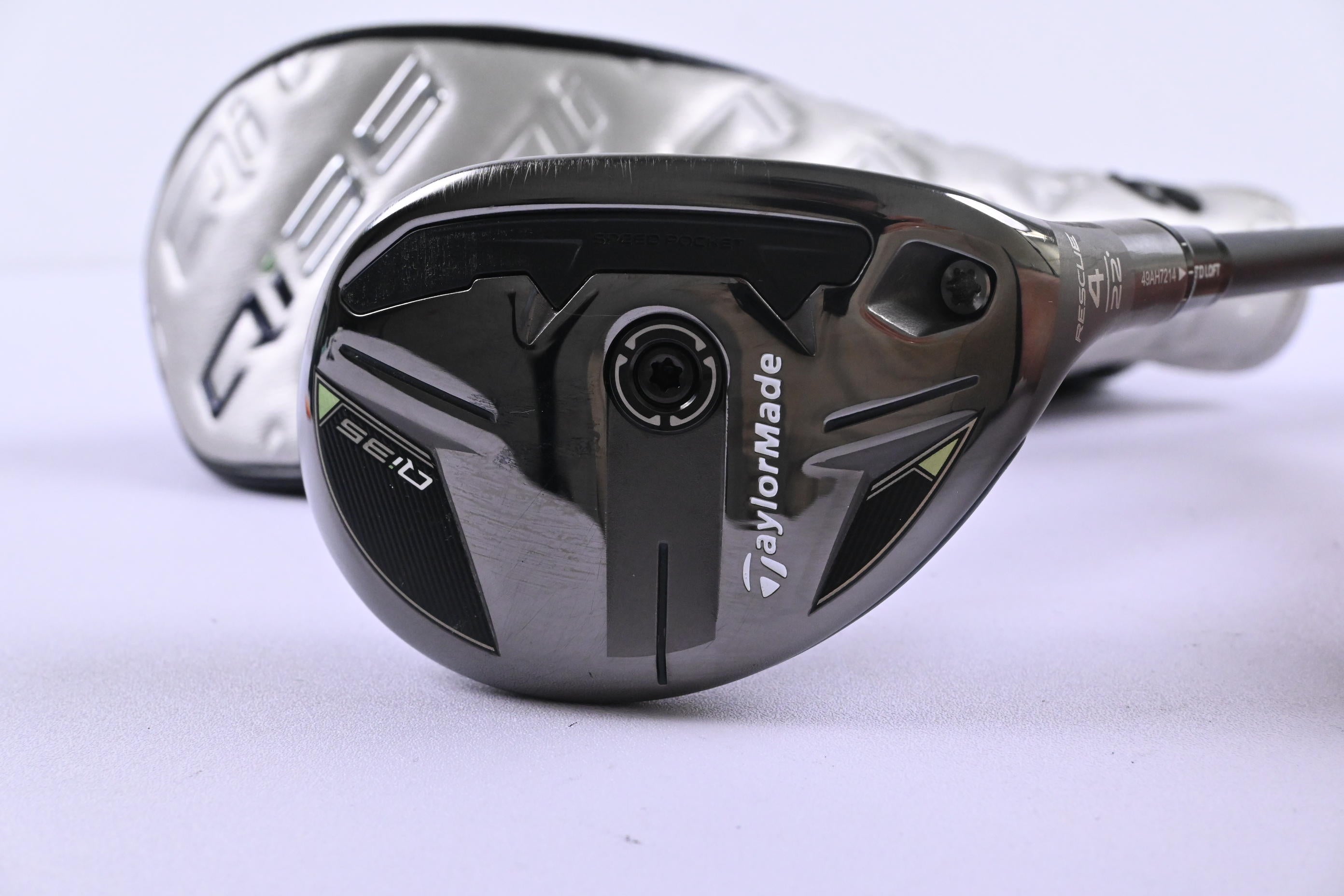 Taylormade Qi35 #4 Hybrid / 22 Degree / Regular Flex Fujikura Ventus Blue 6