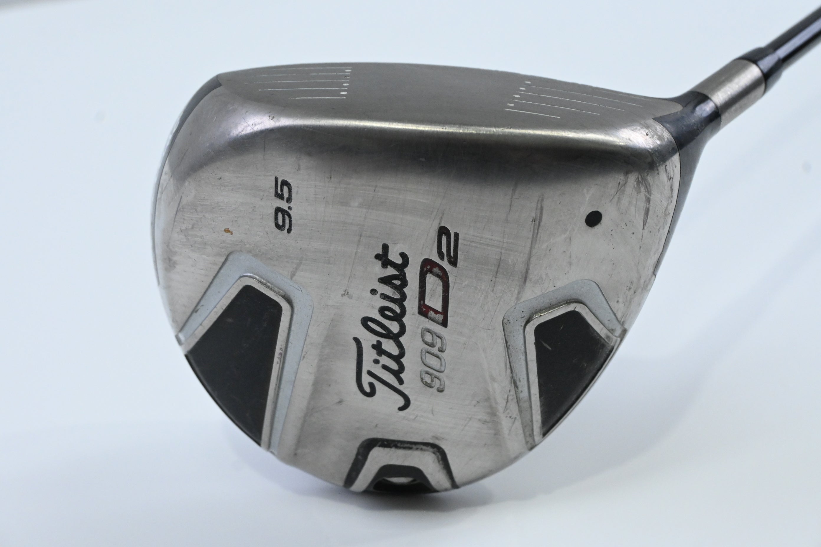 Titleist 909 D2 Driver / 9.5 Degree / Stiff Flex Aldila Voodoo Shaft