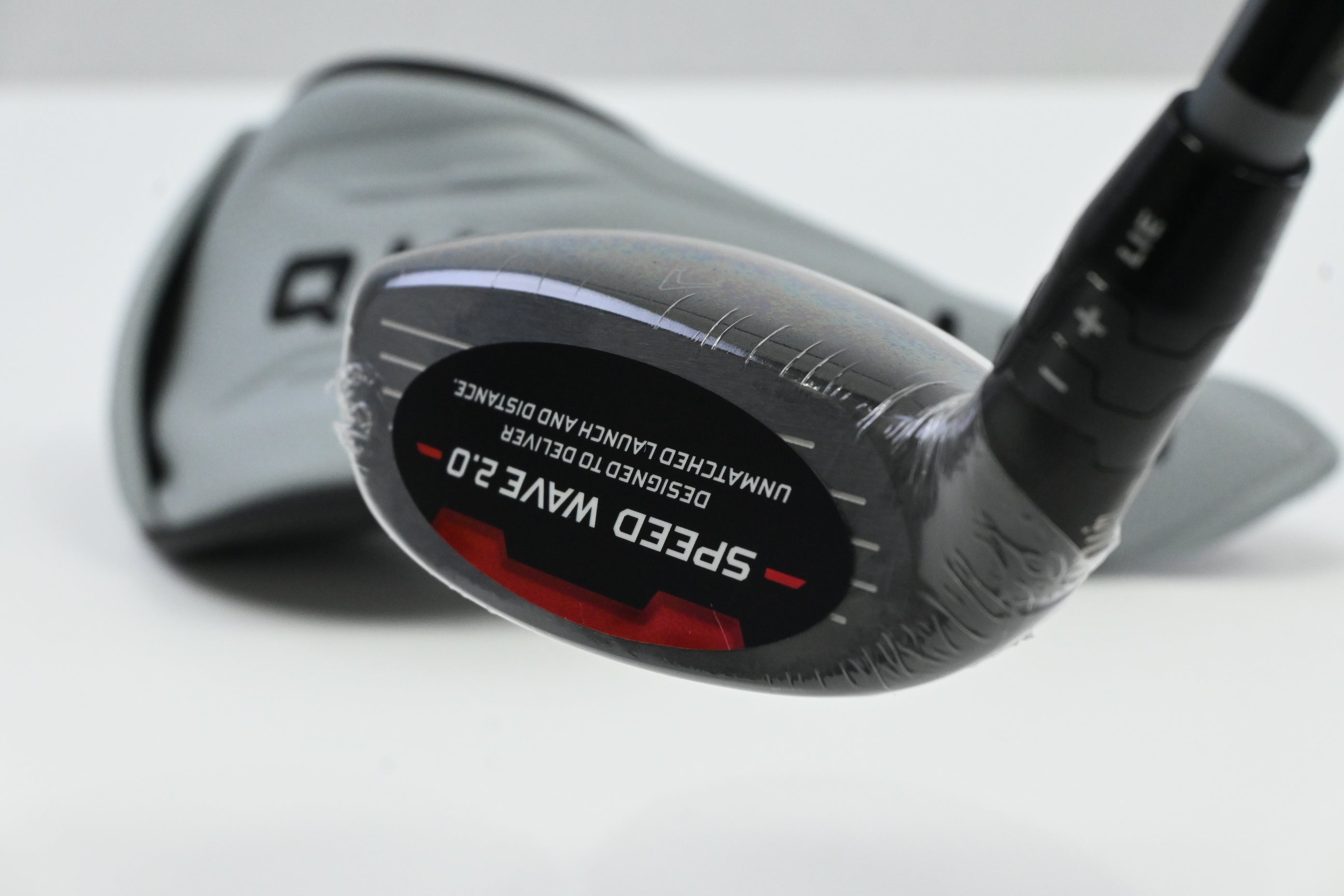 Callaway Quantum Max OS #5 Hybrid / 23 Degree / Regular Flex Denali Frost Silver
