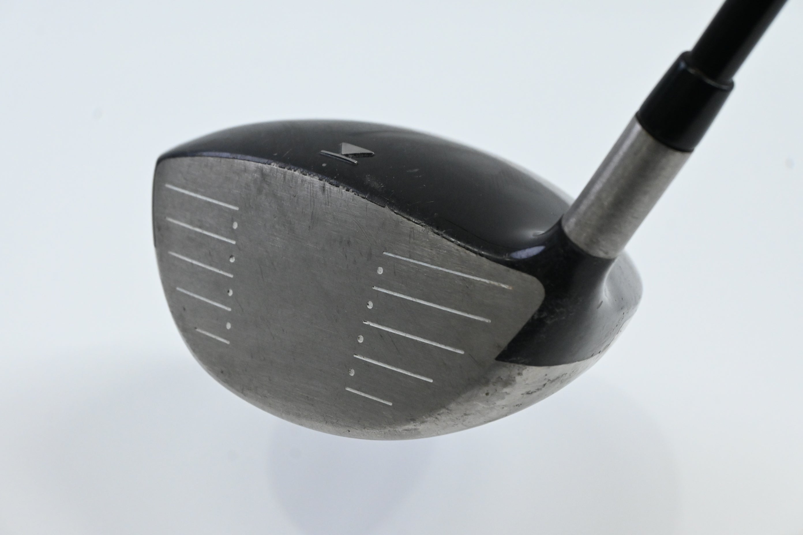 Titleist 909 D2 Driver / 9.5 Degree / Stiff Flex Aldila Voodoo Shaft