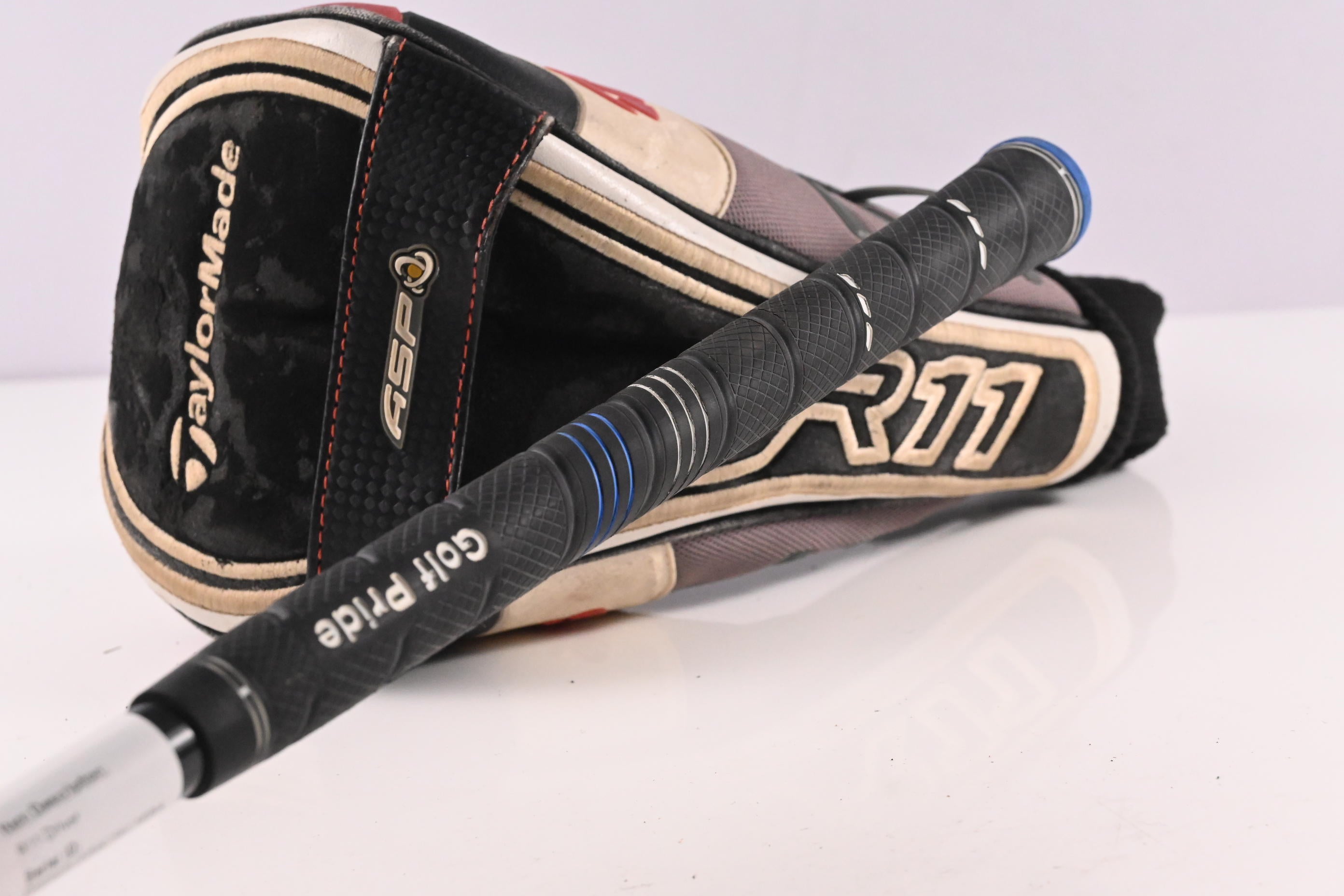 Taylormade R11 Driver / 10.5 Degree / Stiff Flex Fujikura Blur 60 Shaft