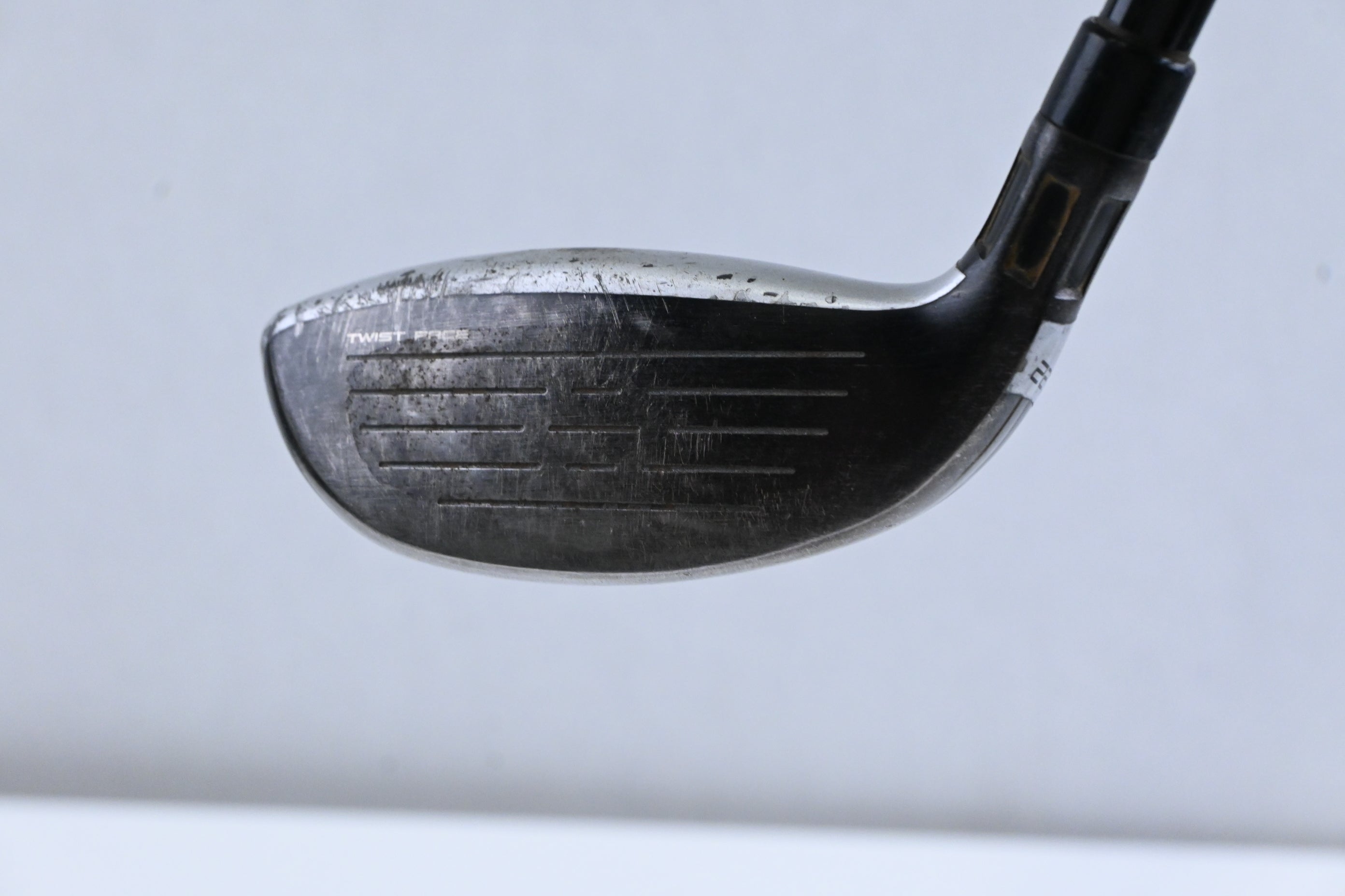 Taylormade M6 #4 Hybrid / 22 Degree / Regular Flex Fujikura Atmos Orange 6