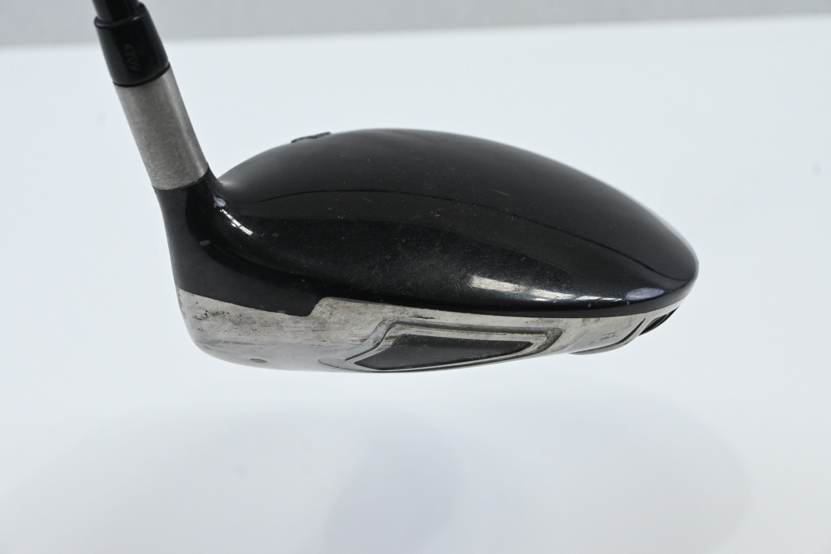 Titleist 909 D2 Driver / 9.5 Degree / Stiff Flex Aldila Voodoo Shaft