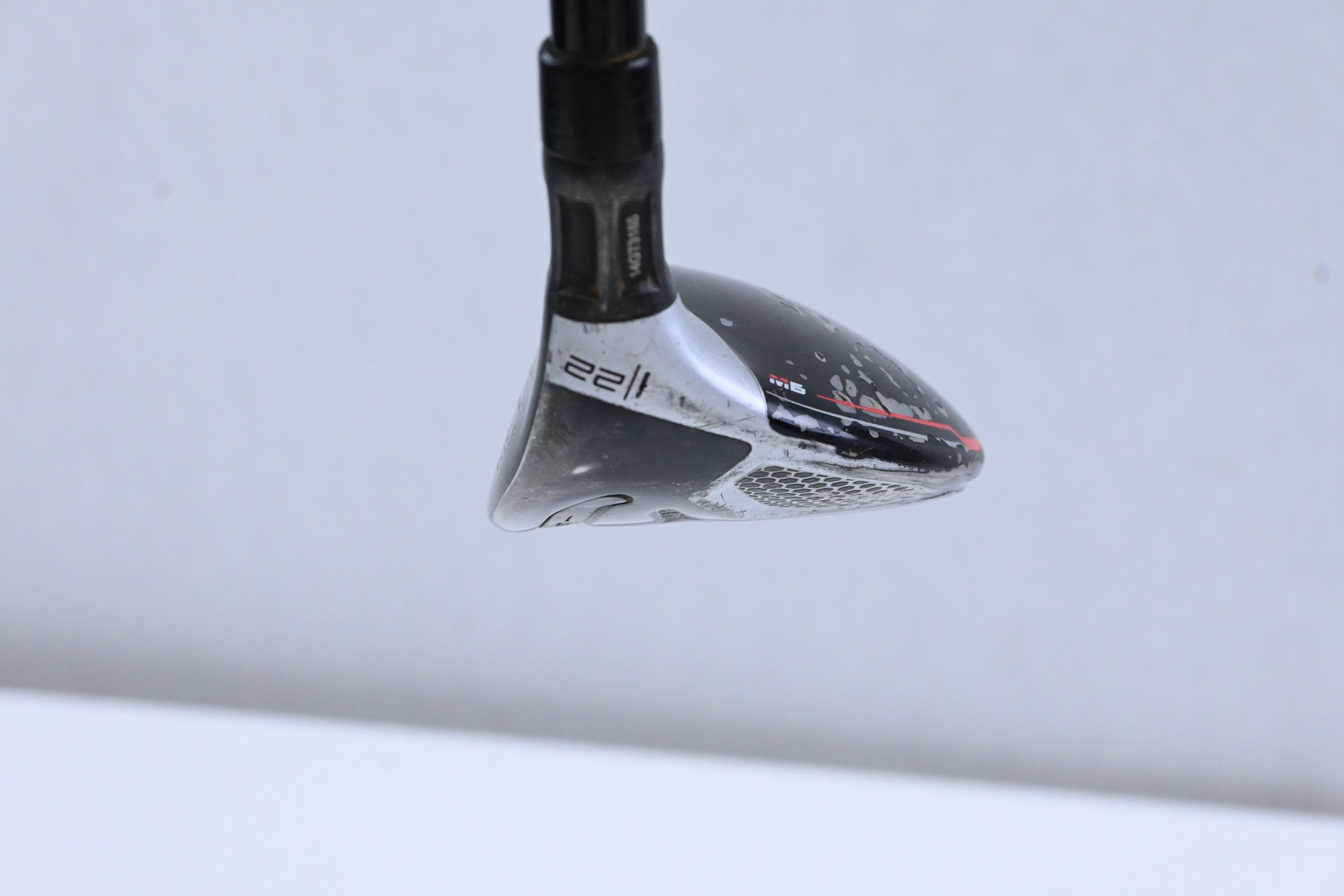 Taylormade M6 #4 Hybrid / 22 Degree / Regular Flex Fujikura Atmos Orange 6