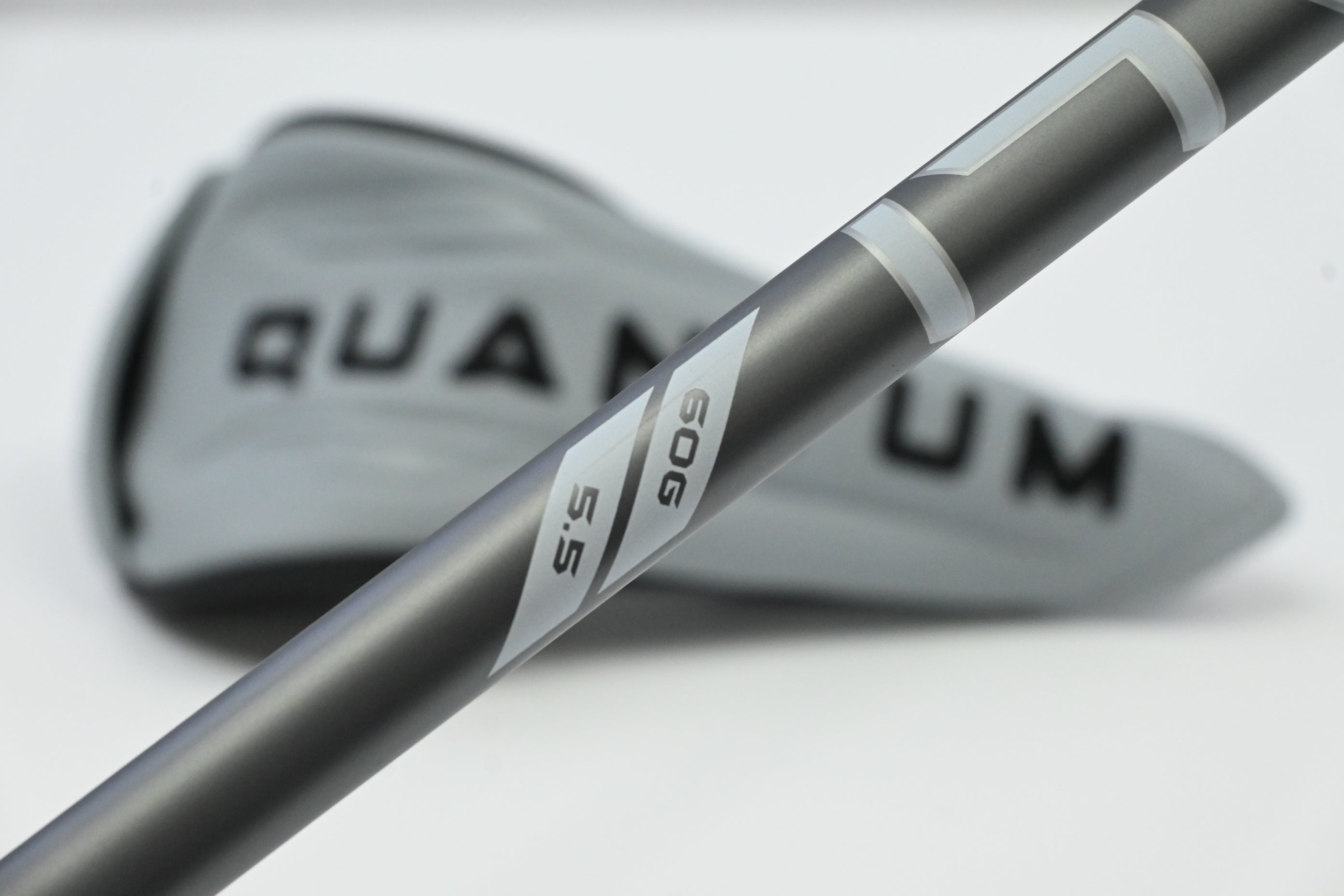 Callaway Quantum Max OS #5 Hybrid / 23 Degree / Regular Flex Denali Frost Silver