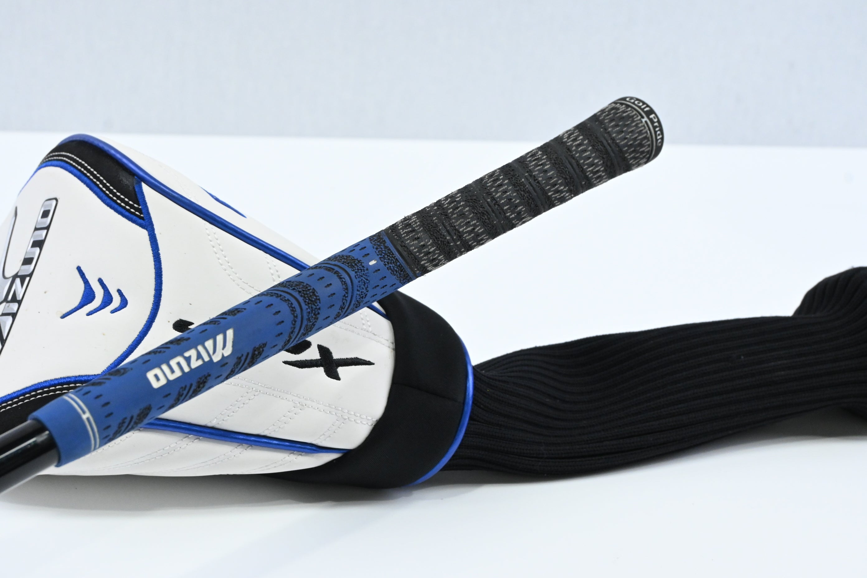 Mizuno JPX 825 Driver / 10.5 Degree / Regular Flex Fujikura Orochi 55 Shaft