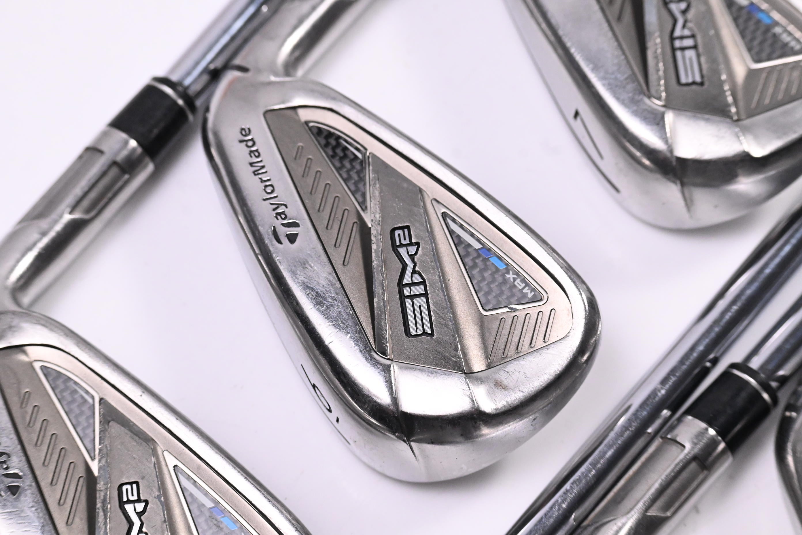 Taylormade SIM2 Max Irons / 5-PW+SW / Regular Flex KBS MAX MT 85 Shafts