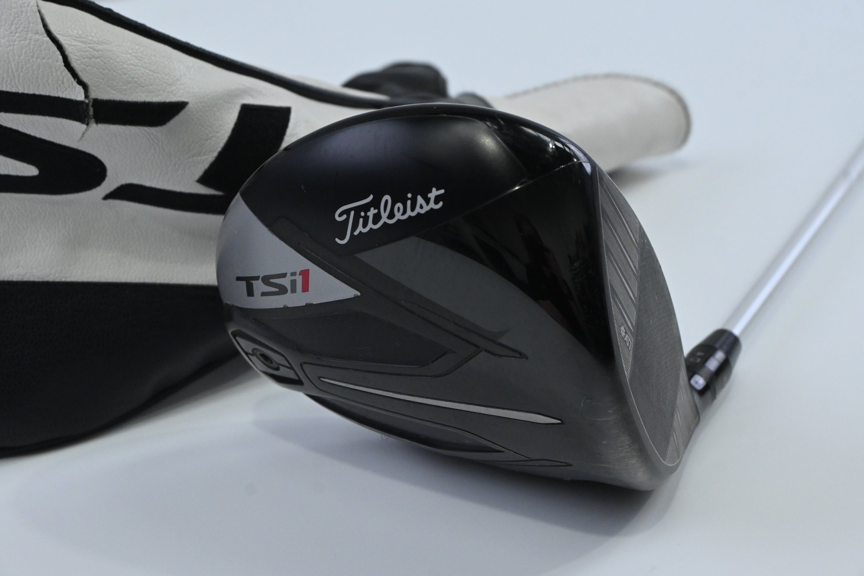 Titleist TSi1 Driver / 10 Degree / Regular Flex Ascent Ultra Light 40
