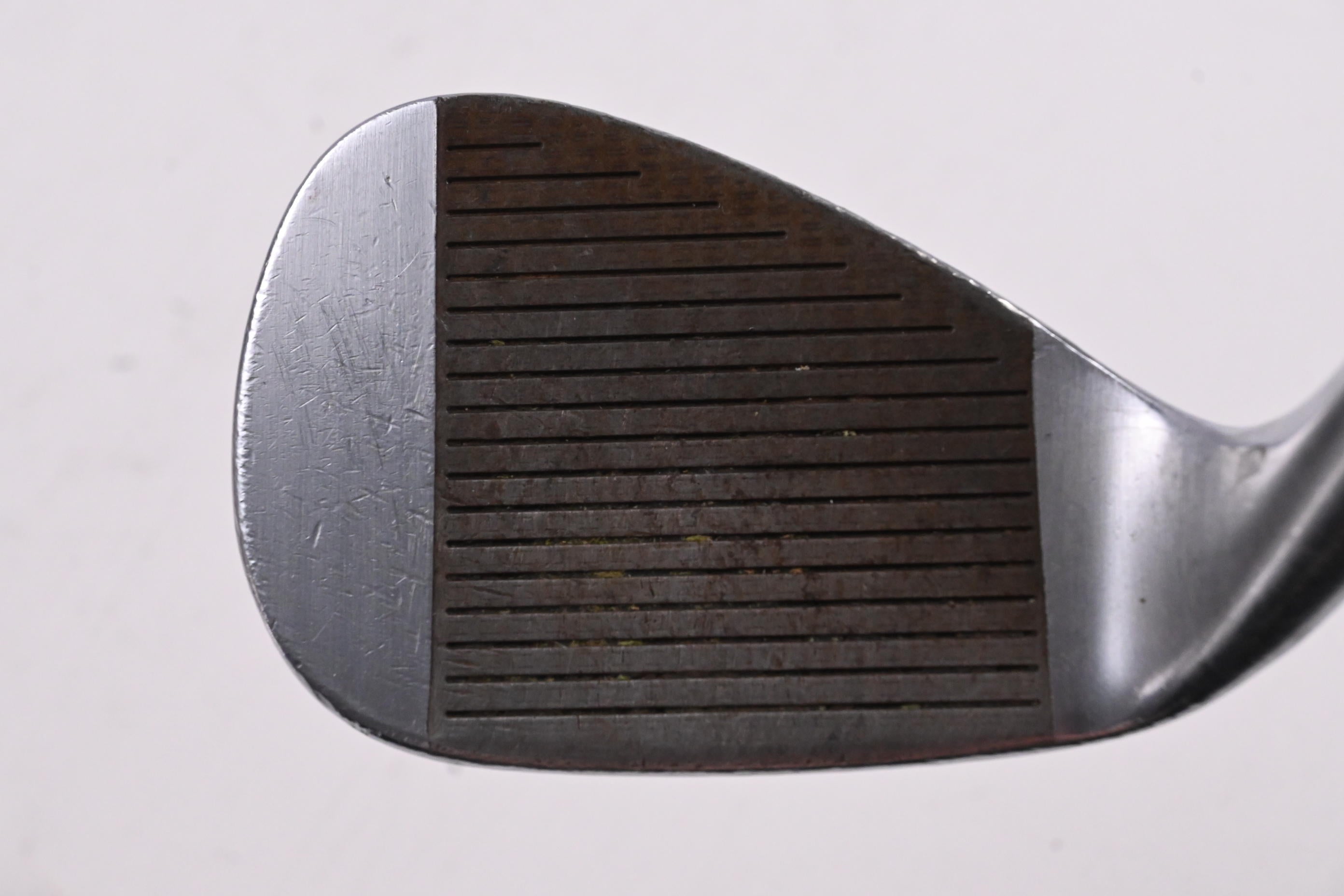Taylormade Milled Grind 2 Chrome Sand Wedge / 54 Degree / Stiff Flex Dynamic Gold S200