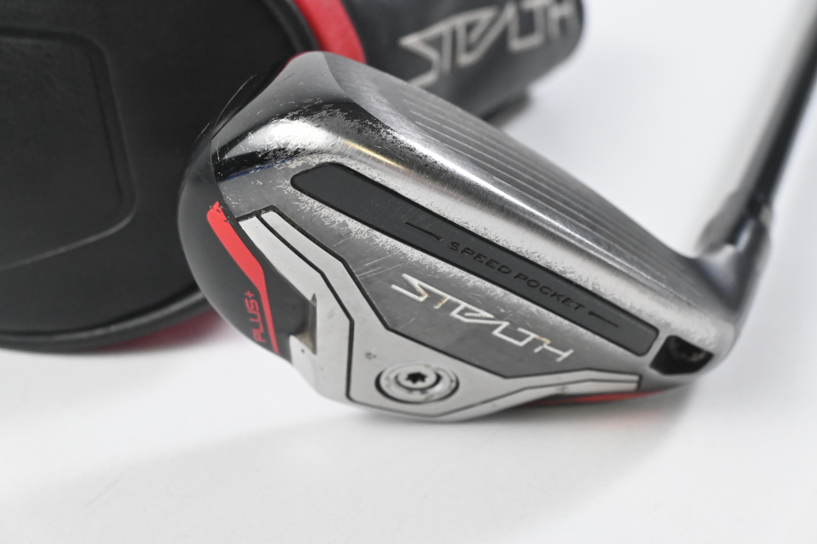 Taylormade Stealth Plus #3 Hybrid / 19.5 Degree / Regular Flex Hzrdus Smoke RDX