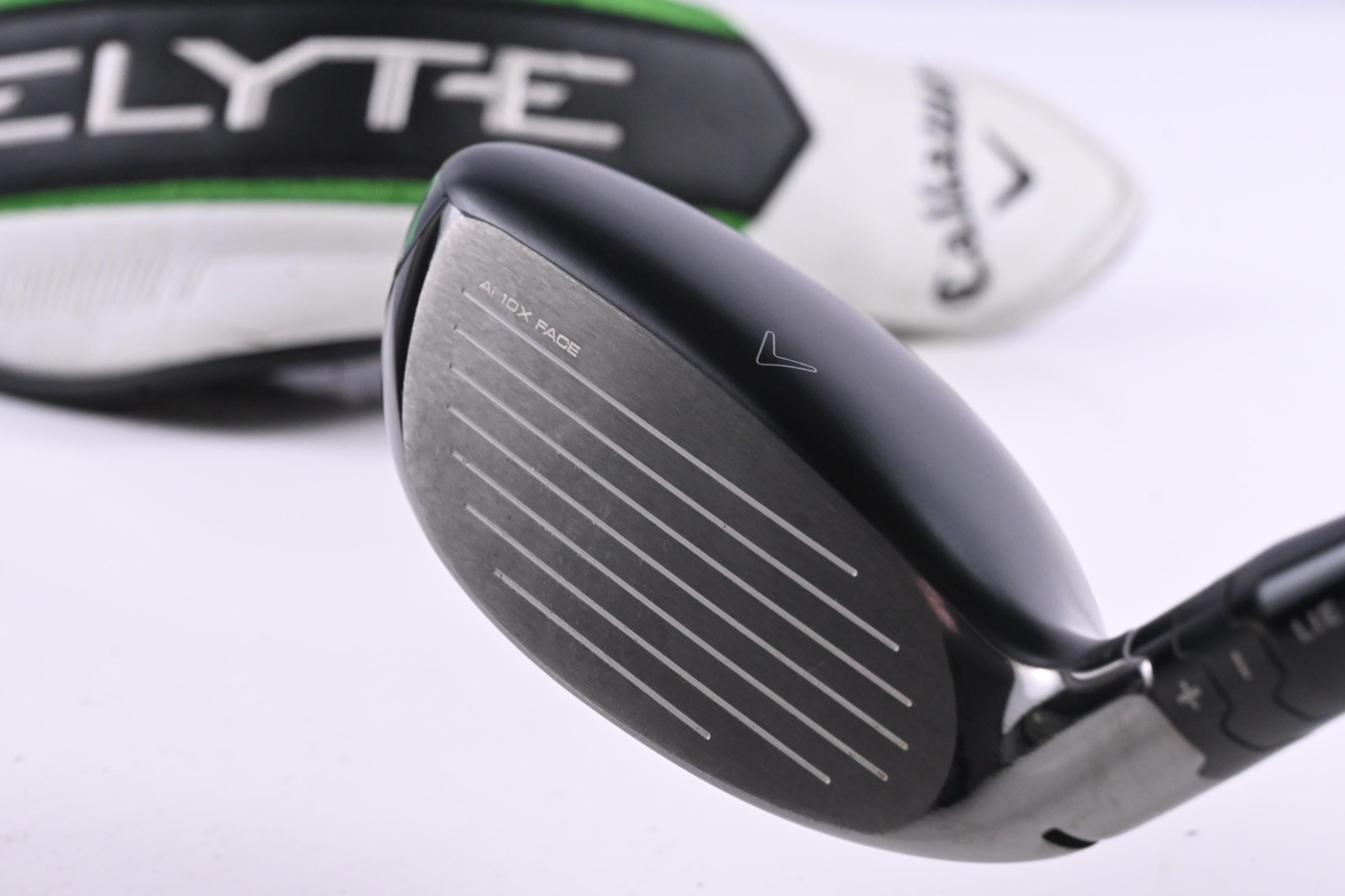 Callaway Elyte X #4 Hybrid / 21 Degree / Regular Flex Denali Charcoal 60 Shaft