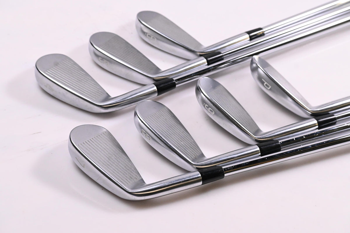 Mizuno JPX 923 Forged Irons / 4-PW / X-Flex Project X Shafts