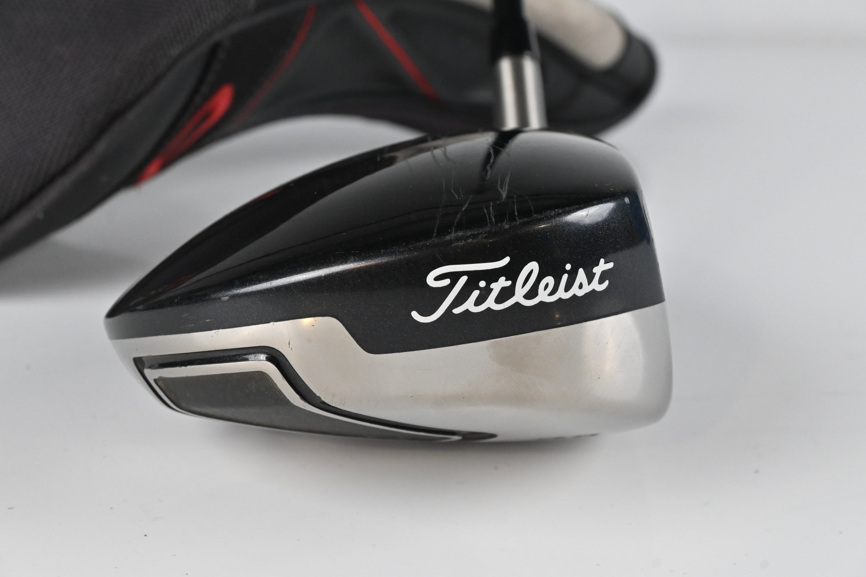 Titleist 909 D3 Driver / 9.5 Degree / Stiff Flex Fujikura Speeder Shaft